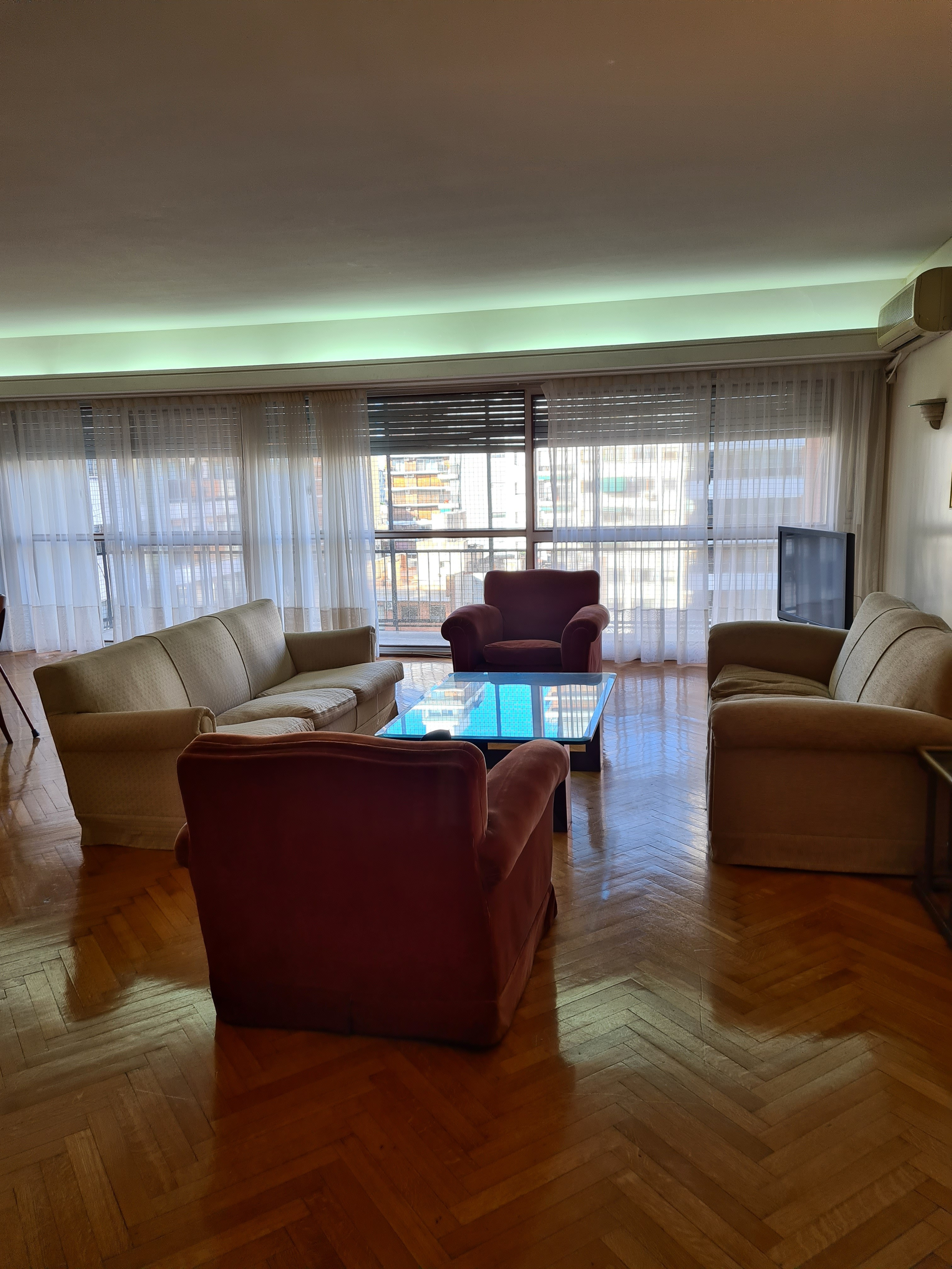 Apartamento de quatro dormitórios em Belgrano