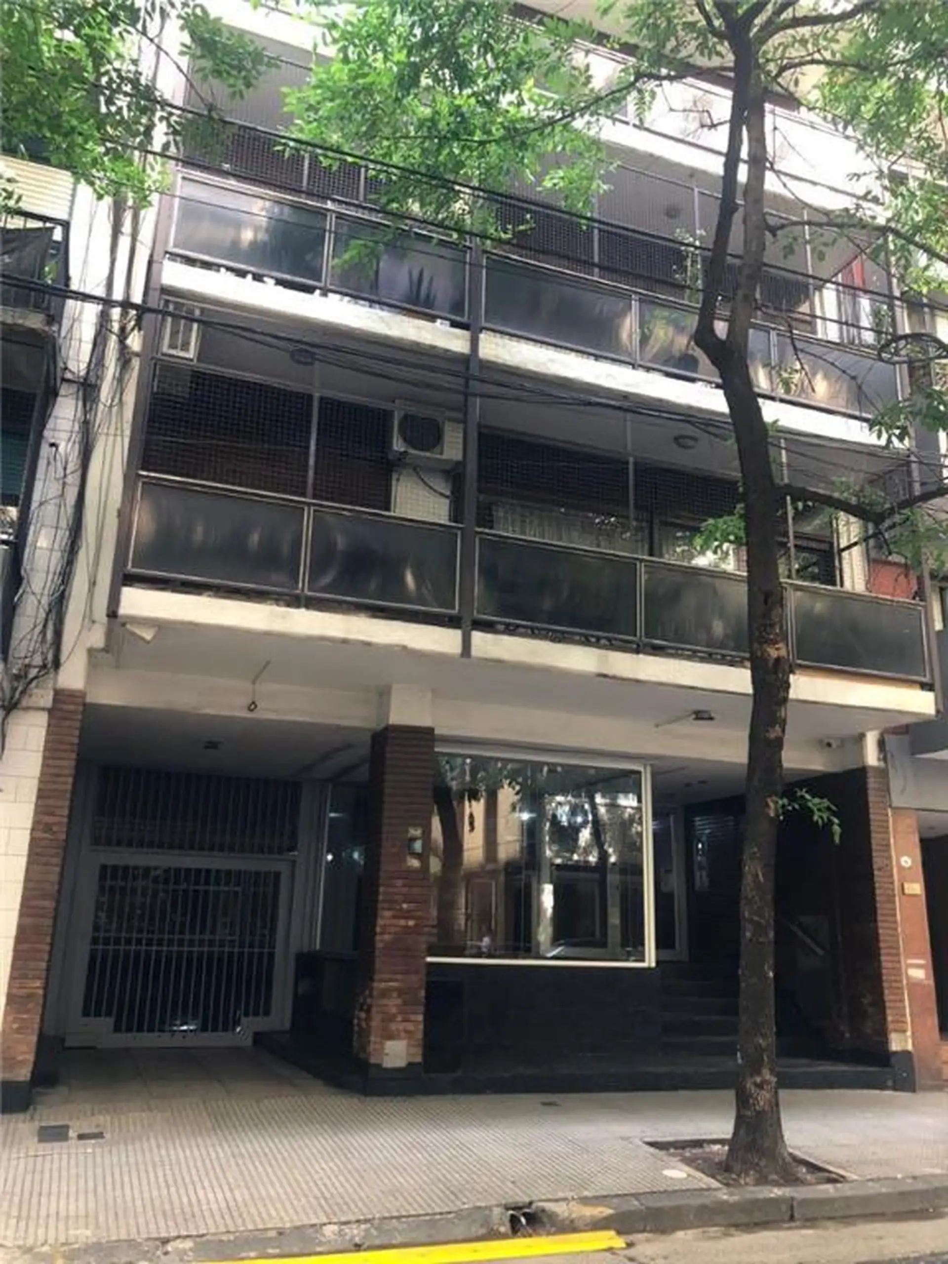 Apartamento sem mobília com 3 dormitórios em Almagro