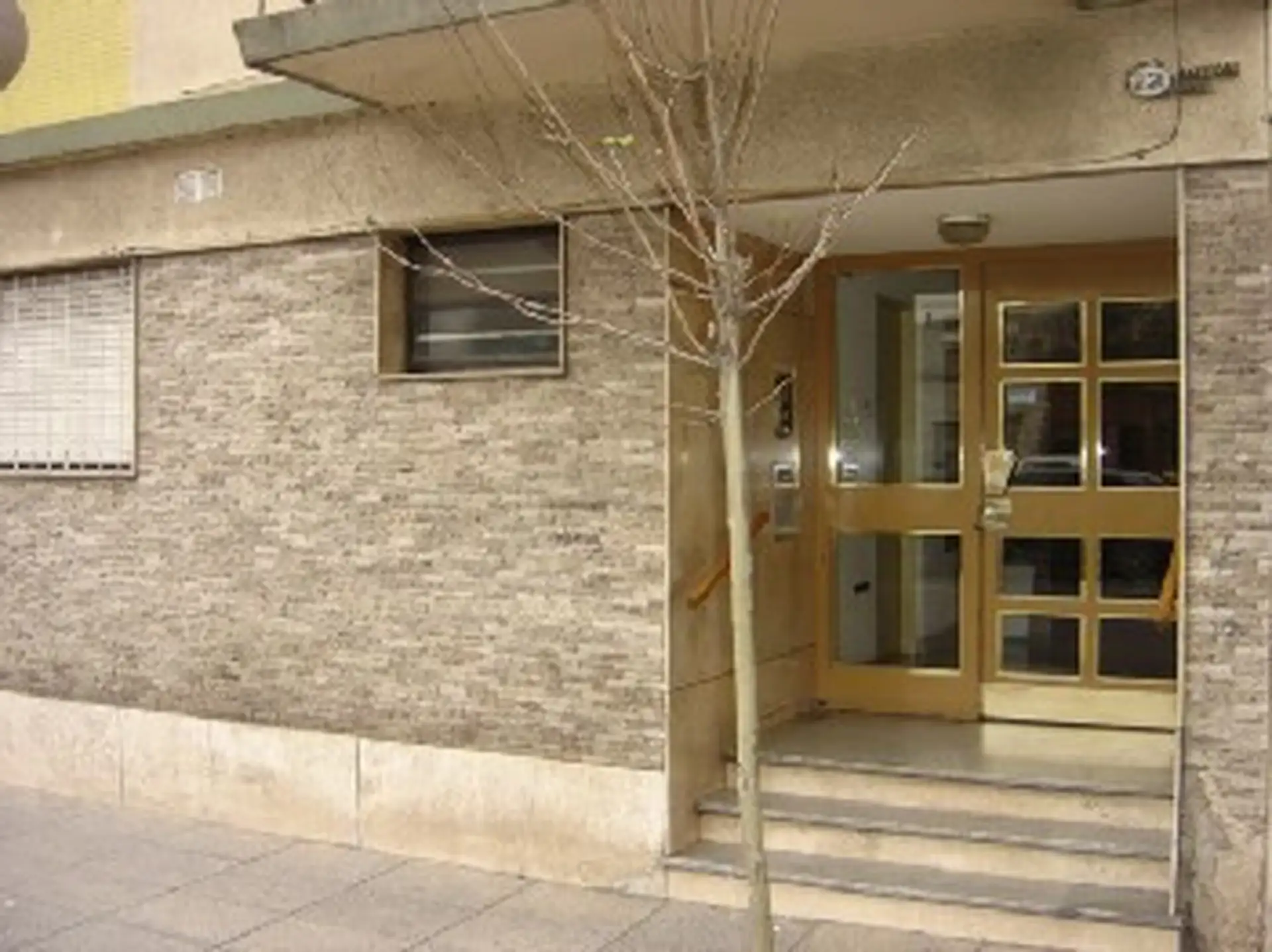 Departamento de 3 ambientes contra frente en Villa General Mitre