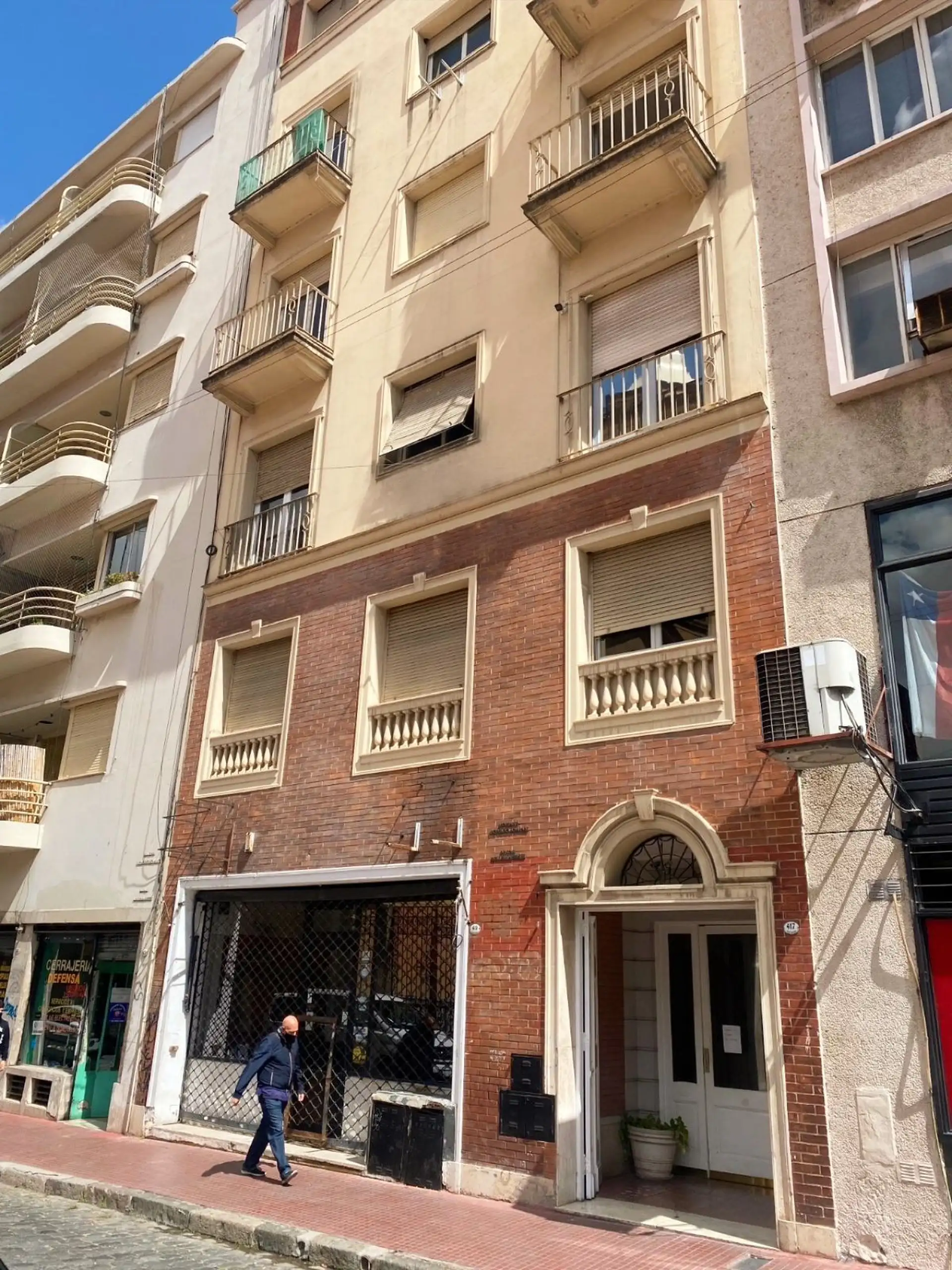 Two-room apartment in Monserrat