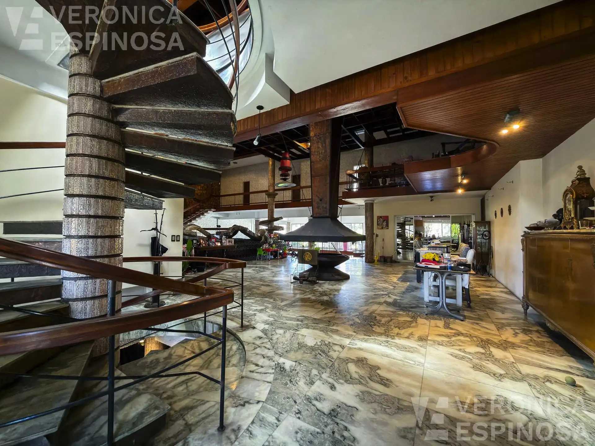 Six-bedroom house in Morón