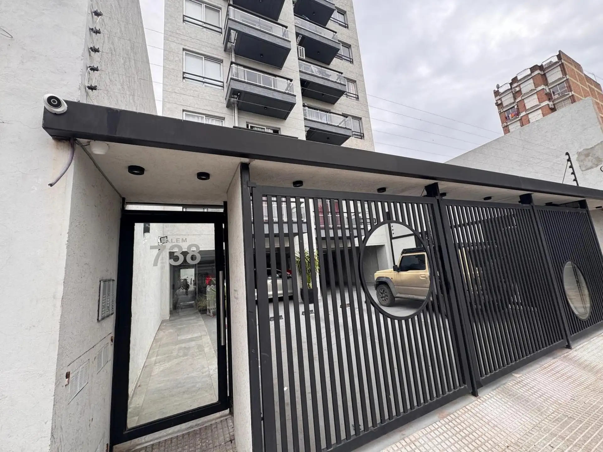 Двухкомнатная квартира с балконом и парковочным местом в Morón Norte