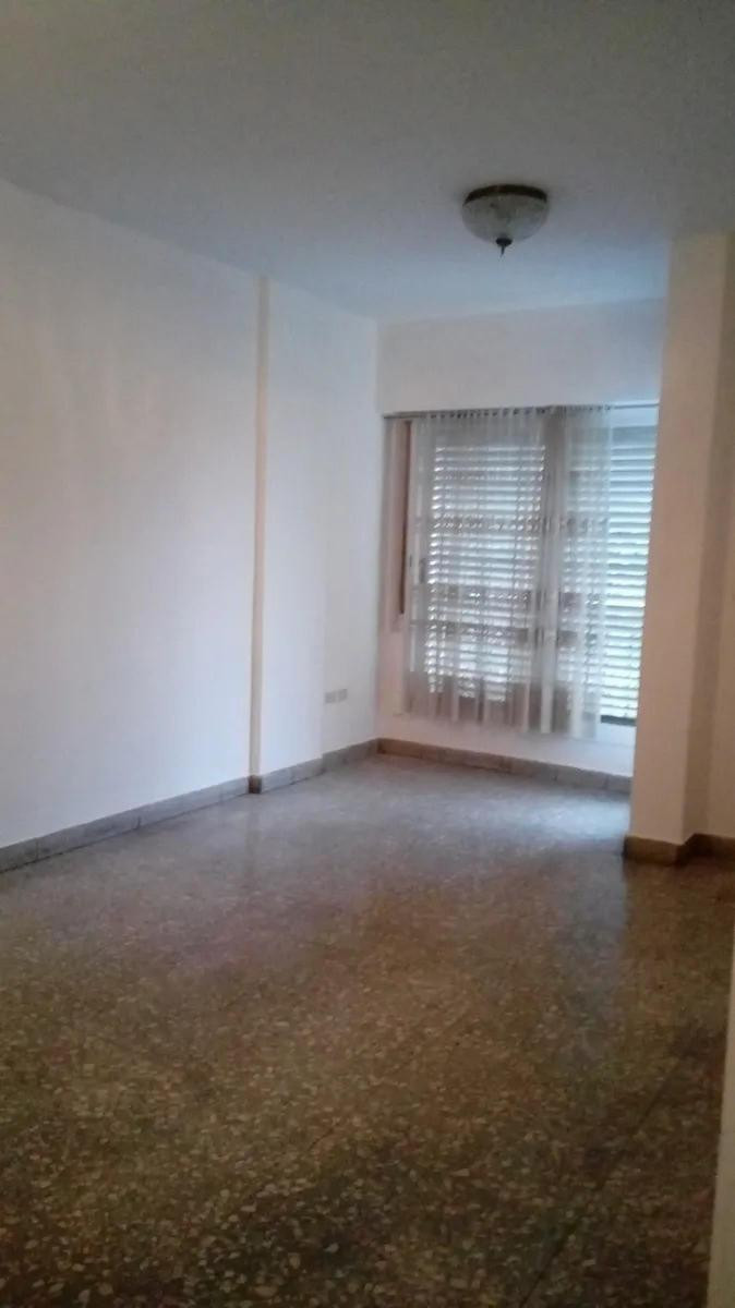 Four-bedroom apartment on Diagonal 80 in La Plata