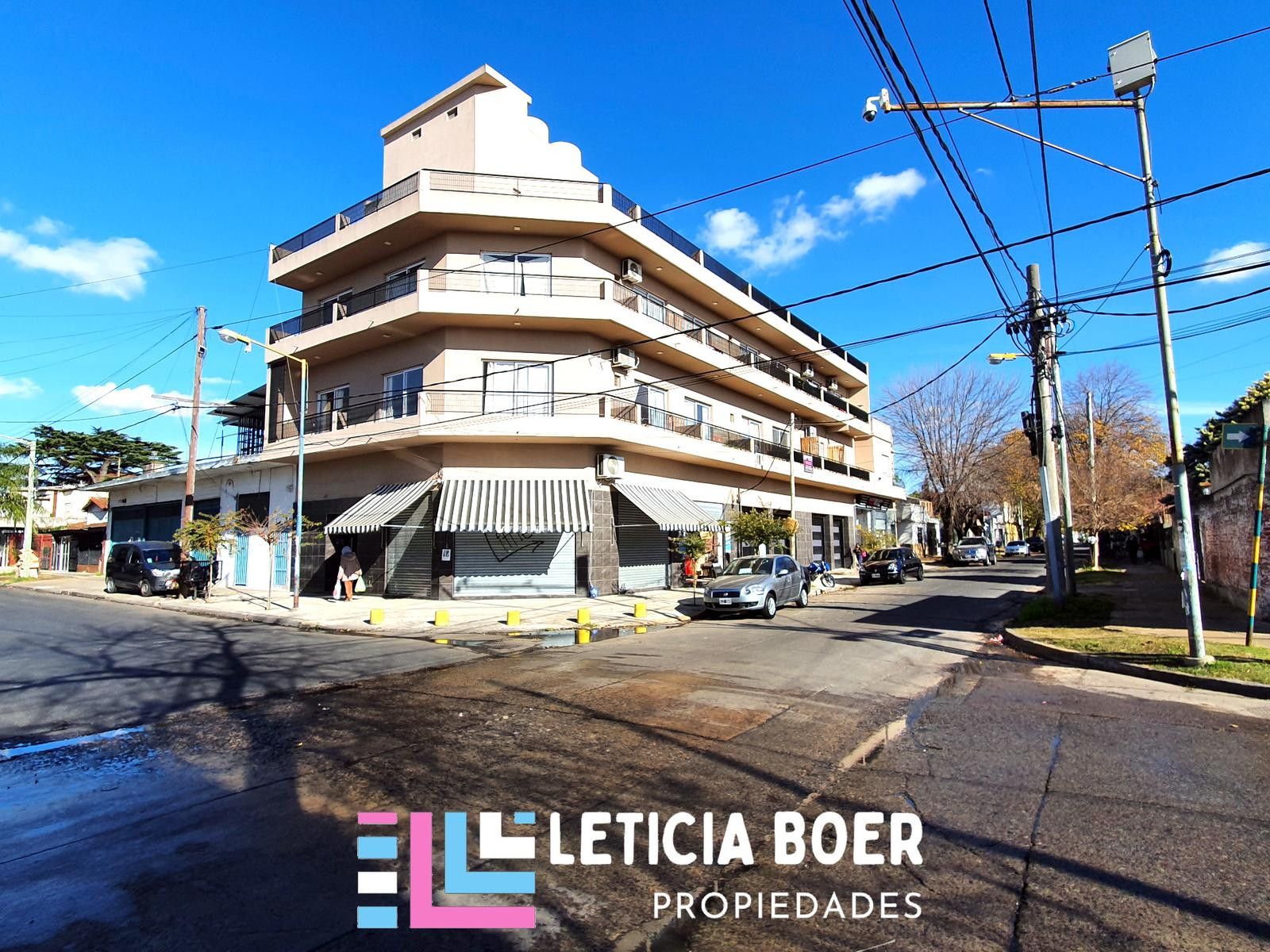 Departamento de 2 dormitorios en esquina en Villa Ballester