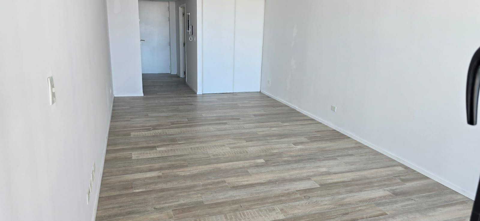 Kitnet novo com varanda em Balvanera