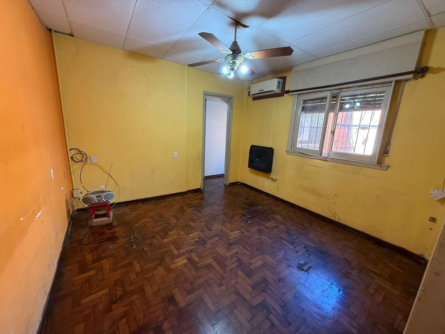 Квартира с двумя комнатами и частным внутренним двориком в Lanús Oeste