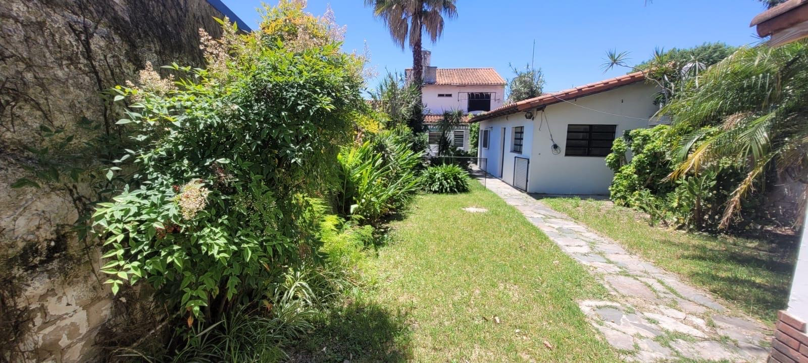 Chalet em dois andares com 3 dormitórios em Olivos