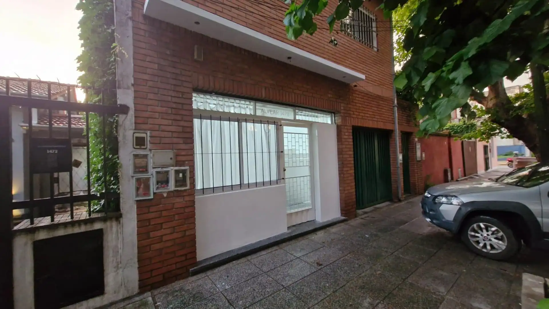 PH monoambiente a la calle con baño con ducha en Vicente López