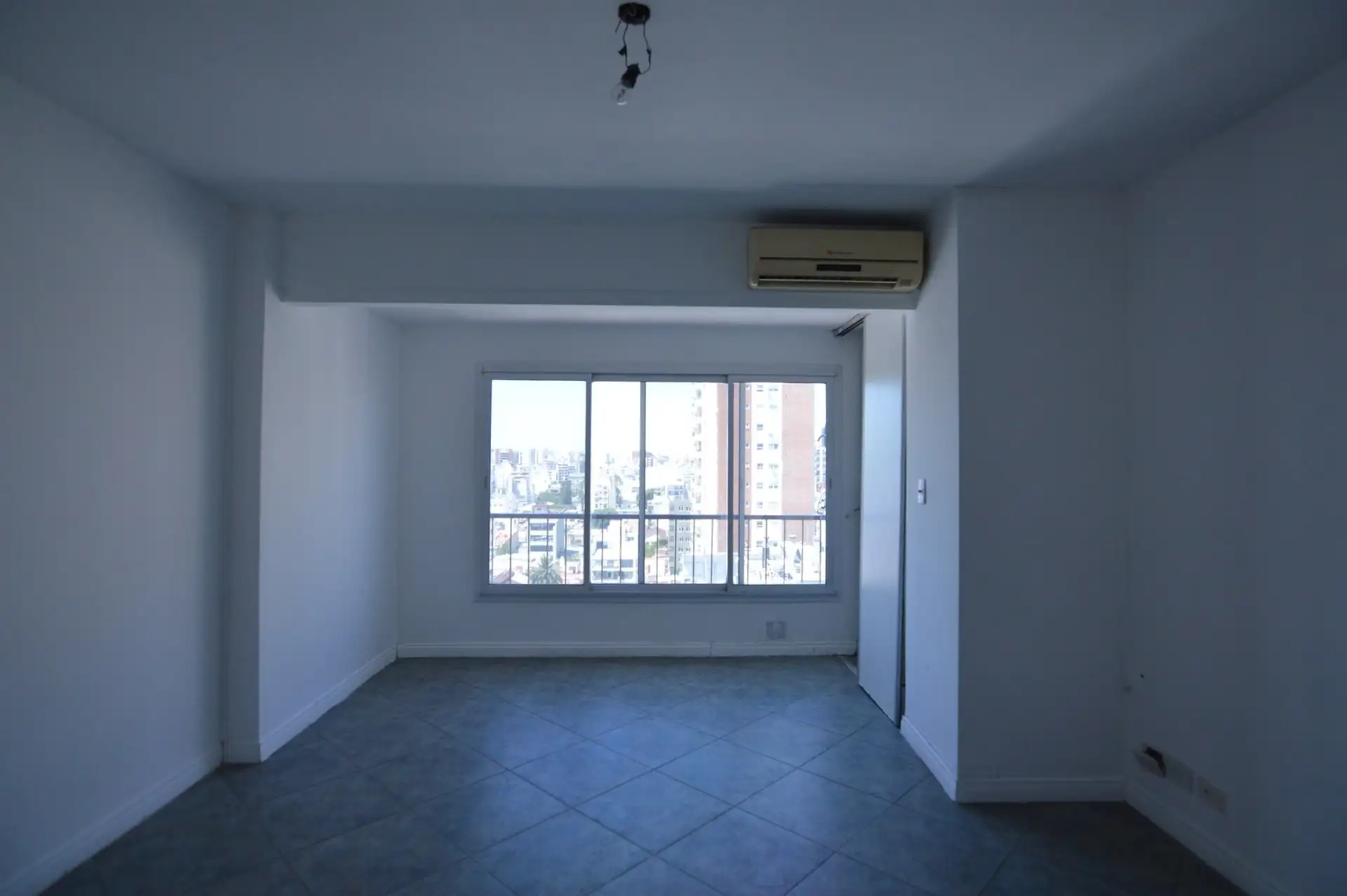 Departamento de 2 ambientes al frente en Almagro