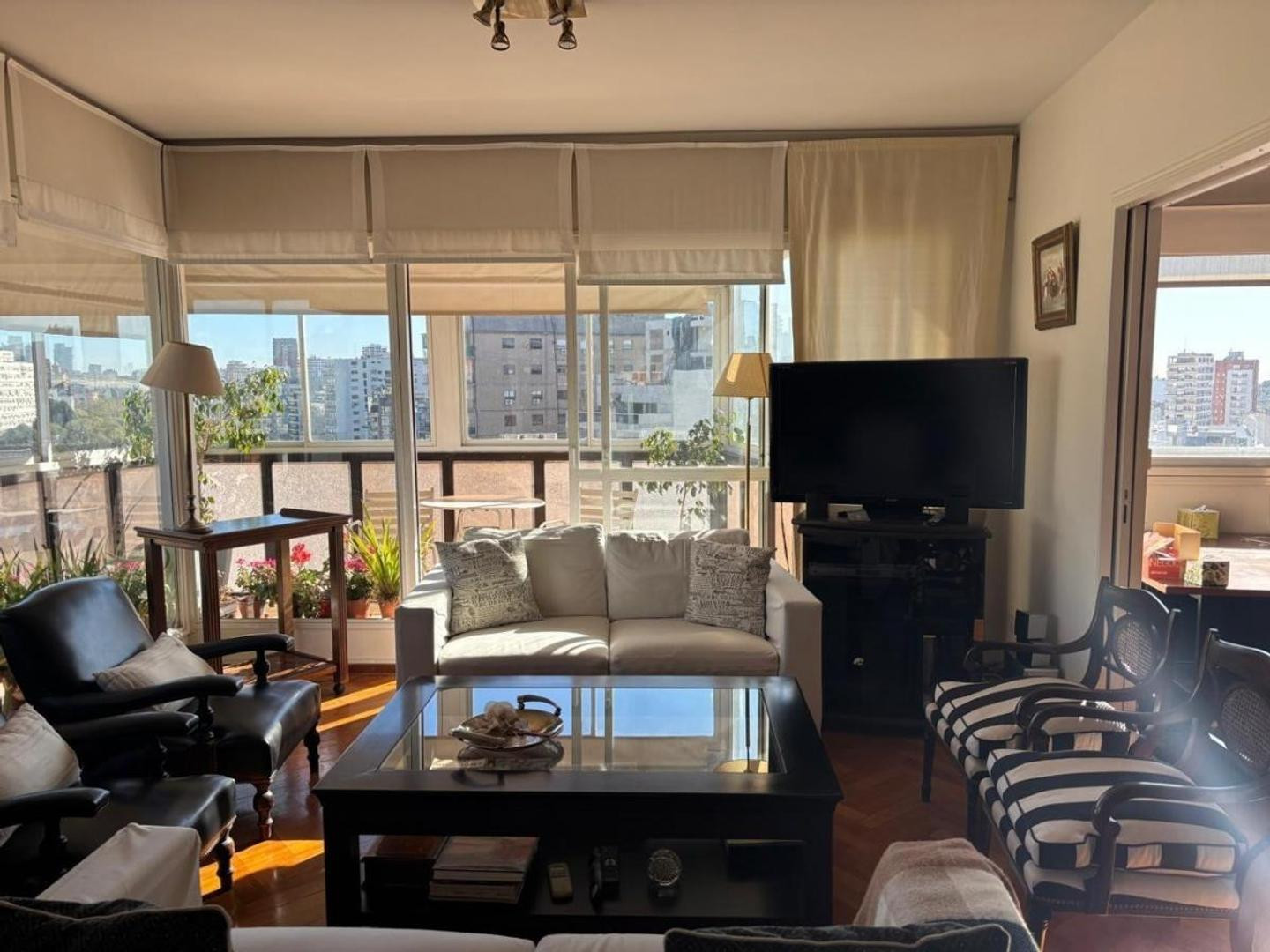 Furnished three-bedroom apartment in Colegiales
