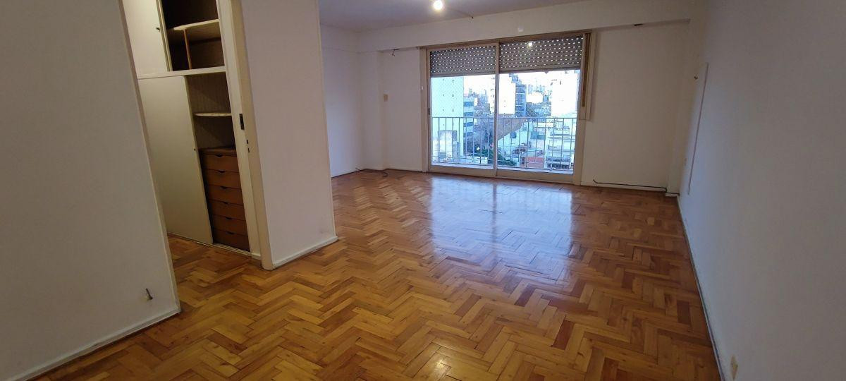 Departamento de 3 ambientes con 2 dormitorios y dependencia en San Cristóbal