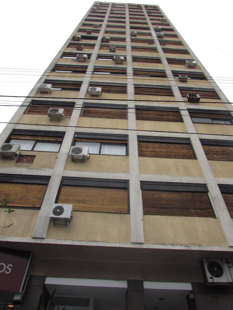 Split studio apartment in Ramos Mejía, La Matanza