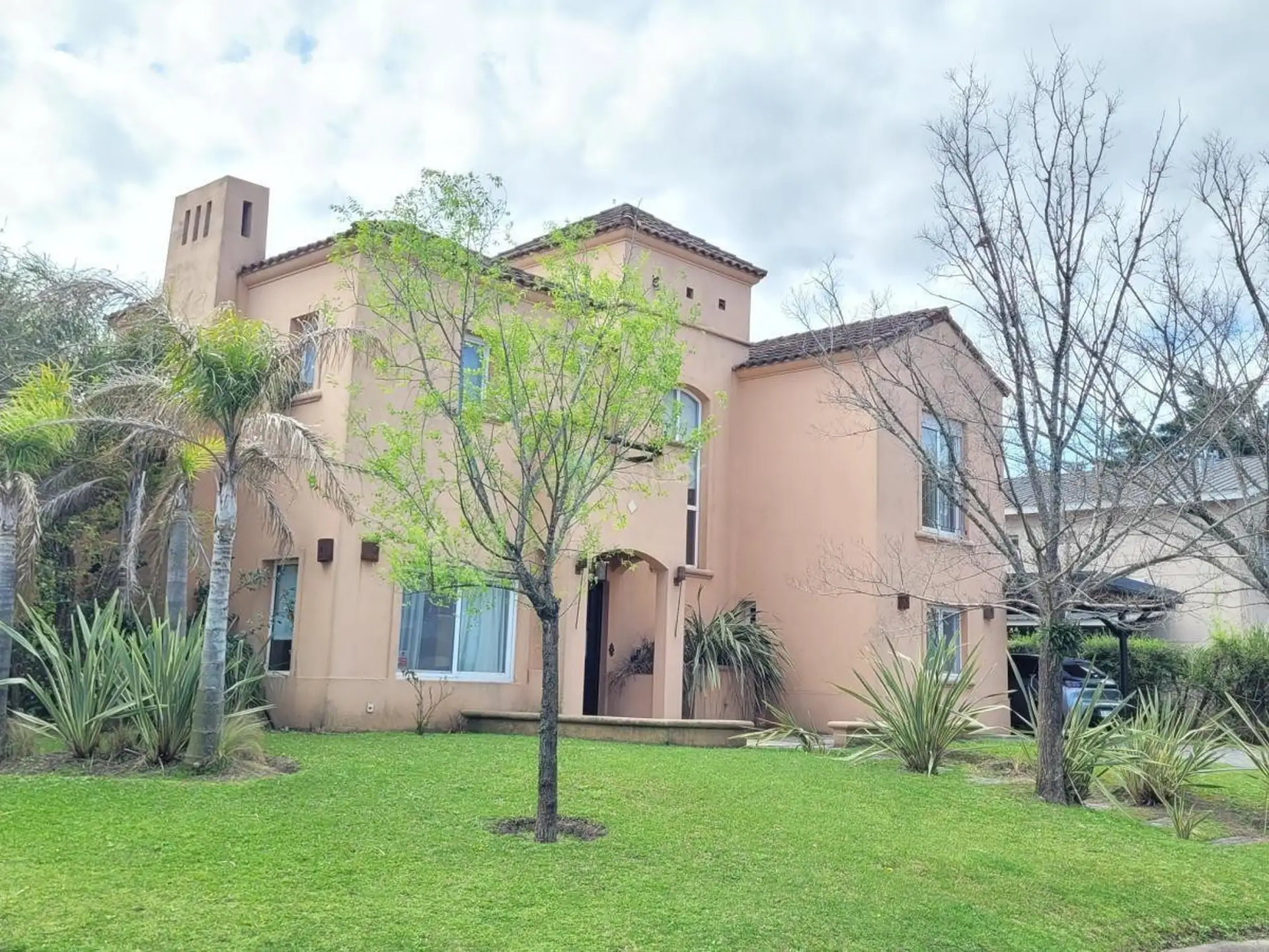 Casa de 4 dormitórios em Tigre