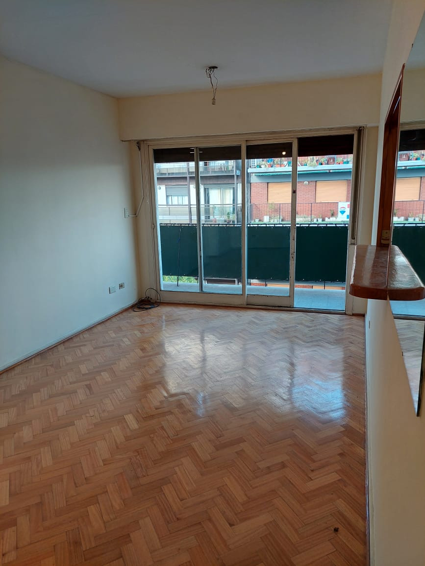 Departamento de 2 dormitorios en Villa del Parque con balcón