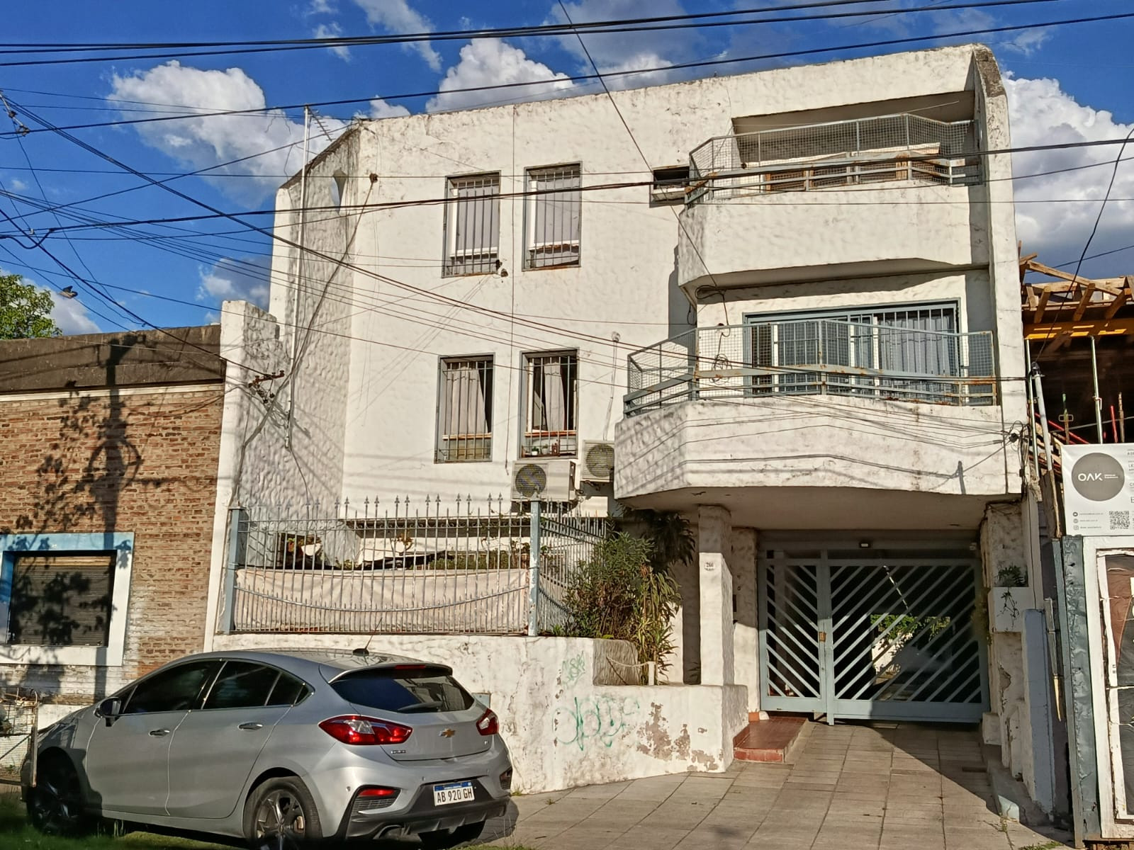 PH de dois dormitórios em Morón Sur, com garagem semitampada