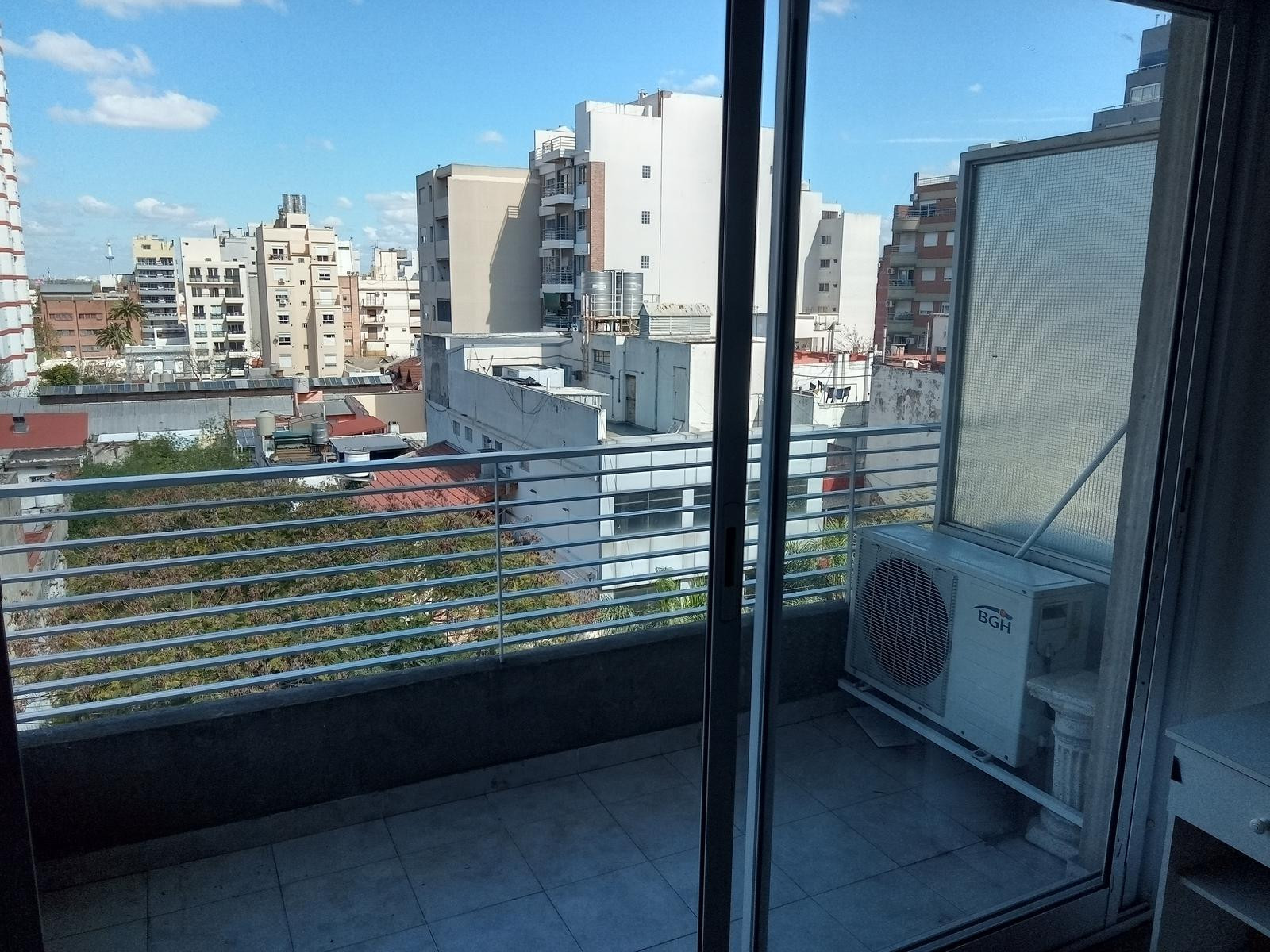 New divisible studio apartment in Flores