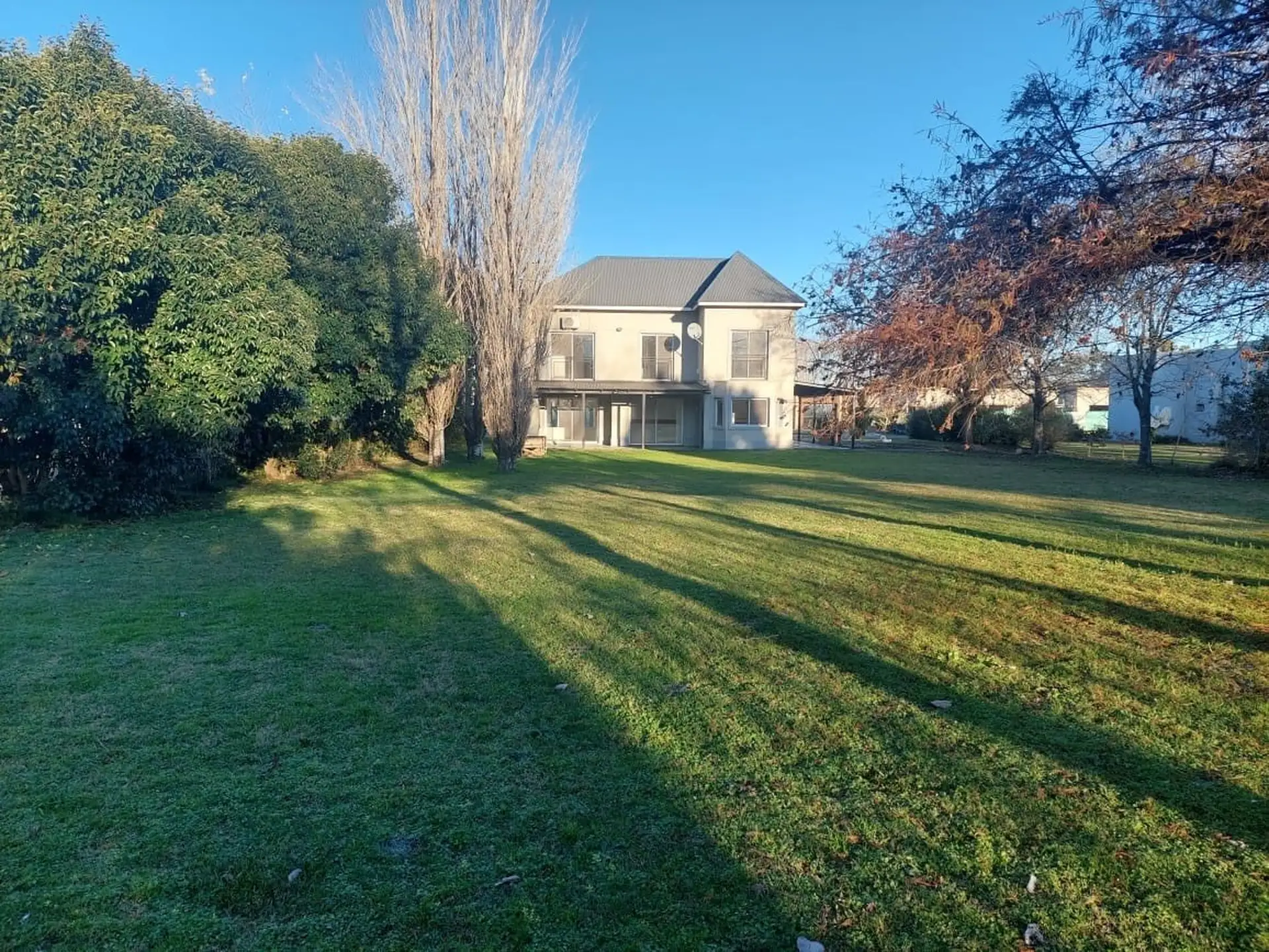 Casa de 4 dormitórios em Haras San Pablo