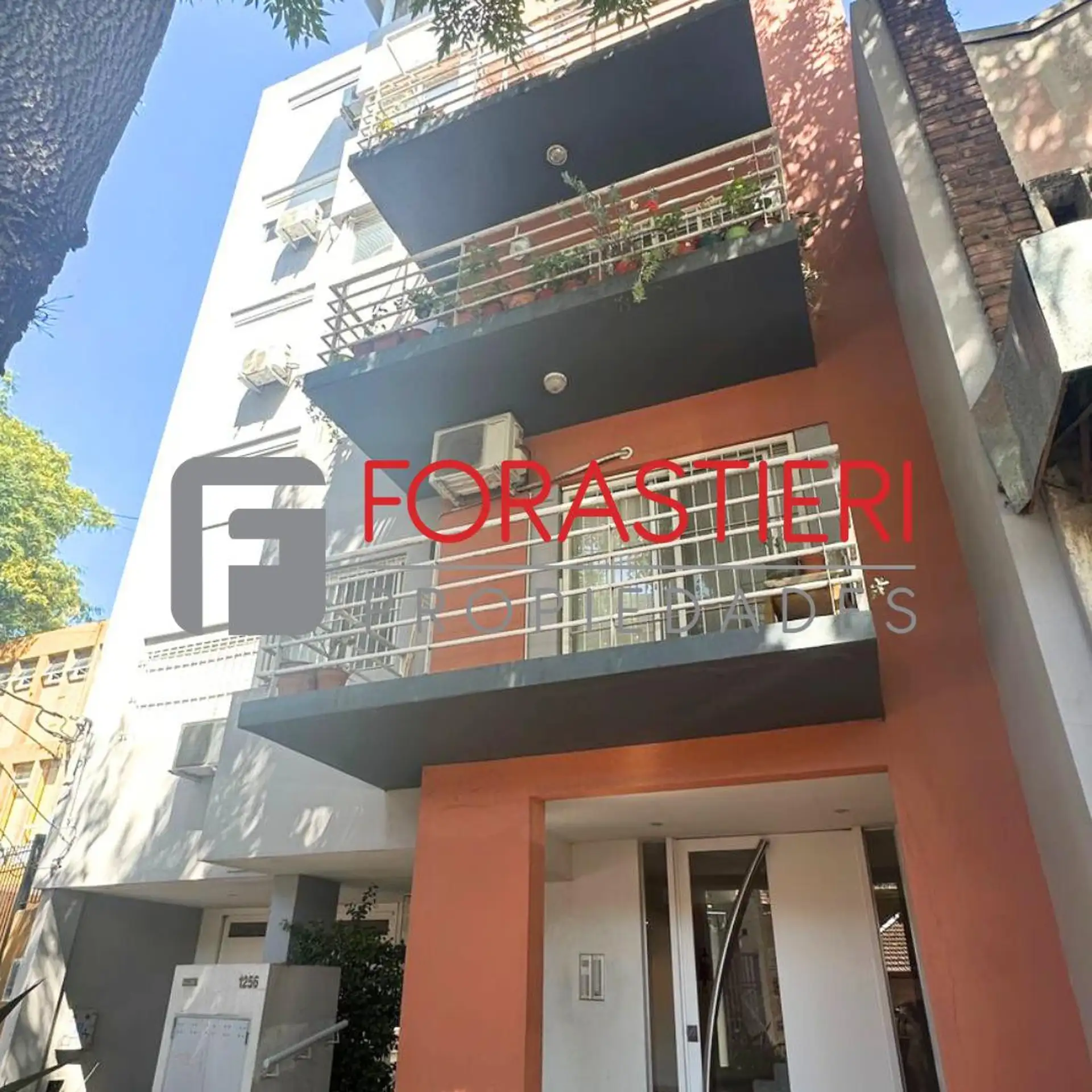 Furnished 1-bedroom apartment for temporary rent in Victoria