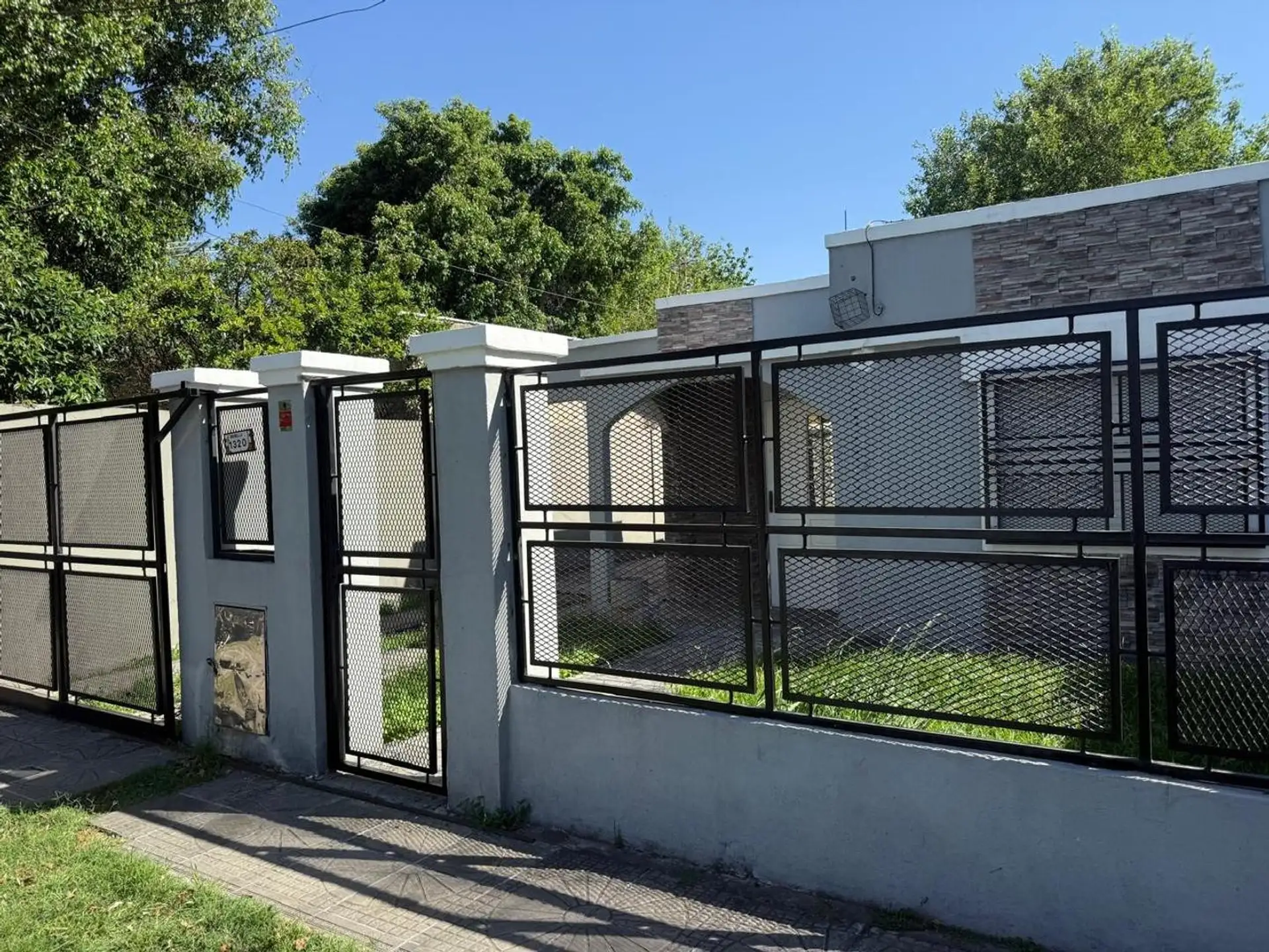 Casa de 3 ambientes en Castelar Norte