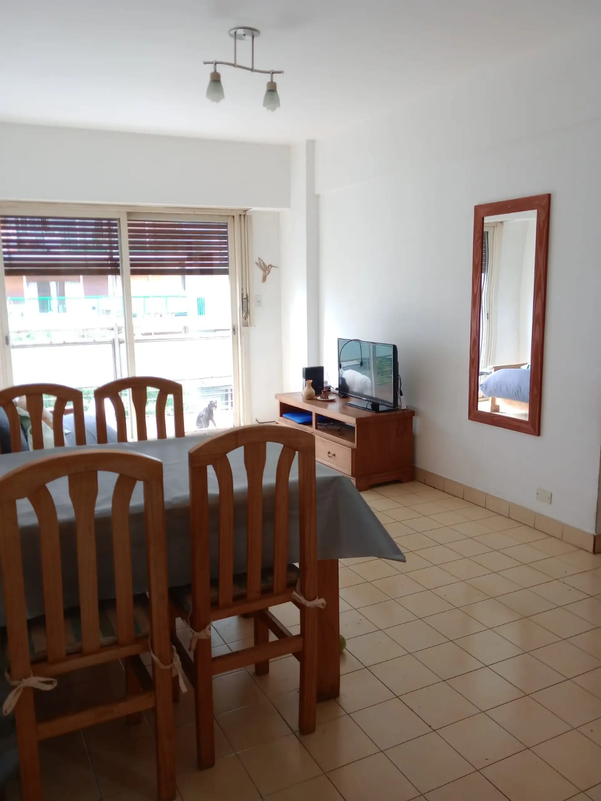 Departamento de 3 ambientes con balcón al frente en La Boca