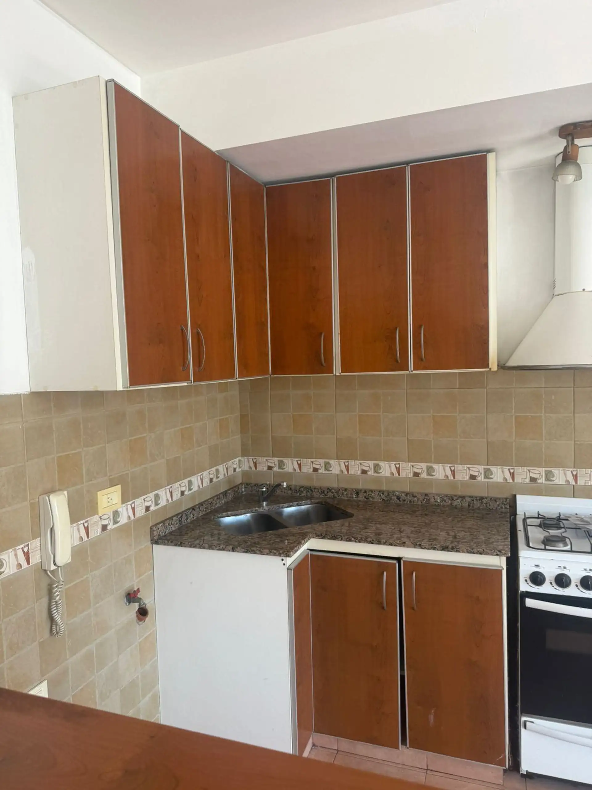 Apartamento de dois ambientes com 1 quarto em Lanús