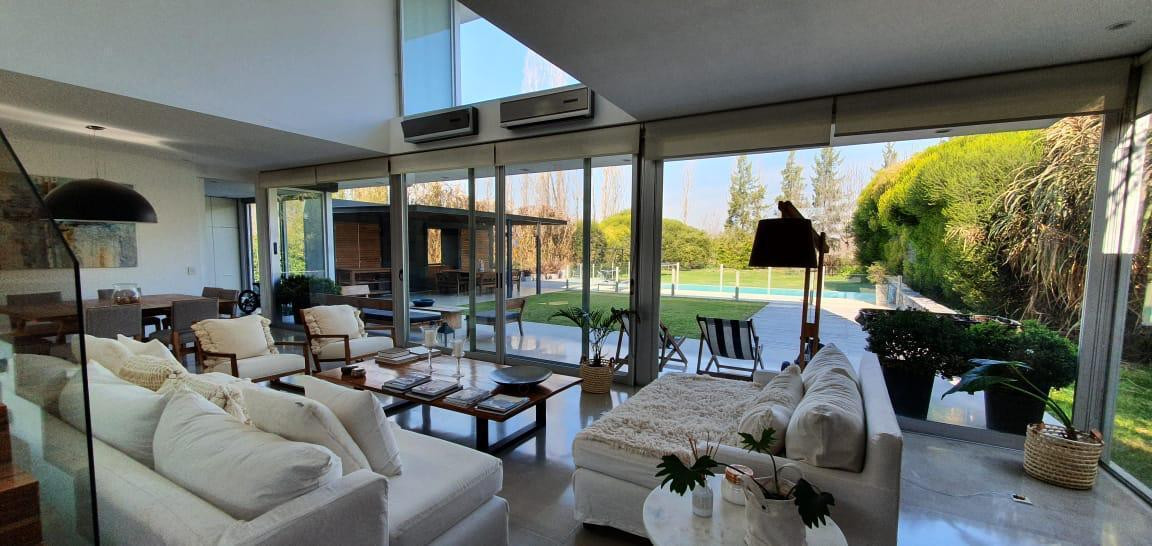 Casa de 4 dormitórios em Tigre