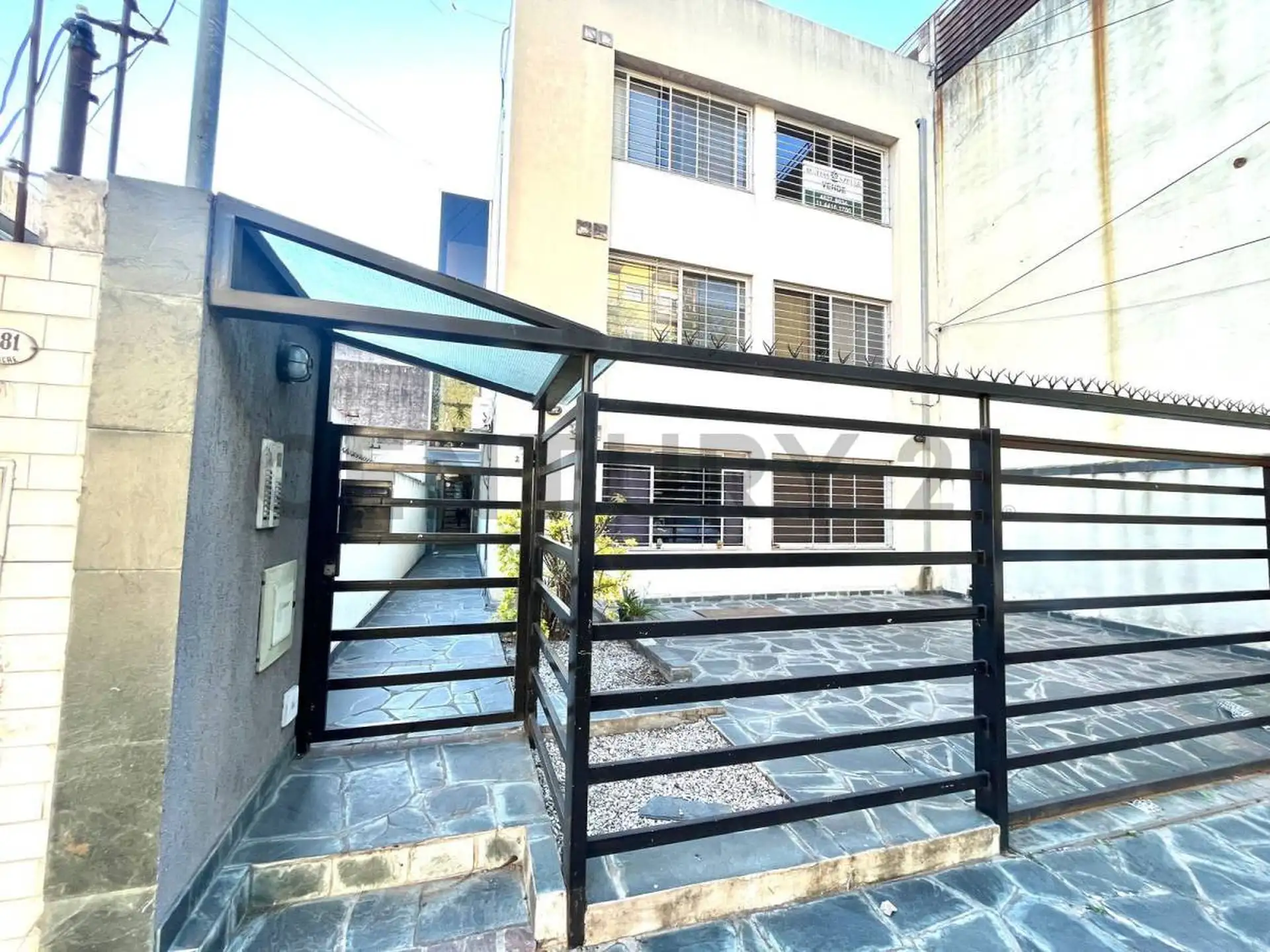 Monoambiente en planta baja en Morón