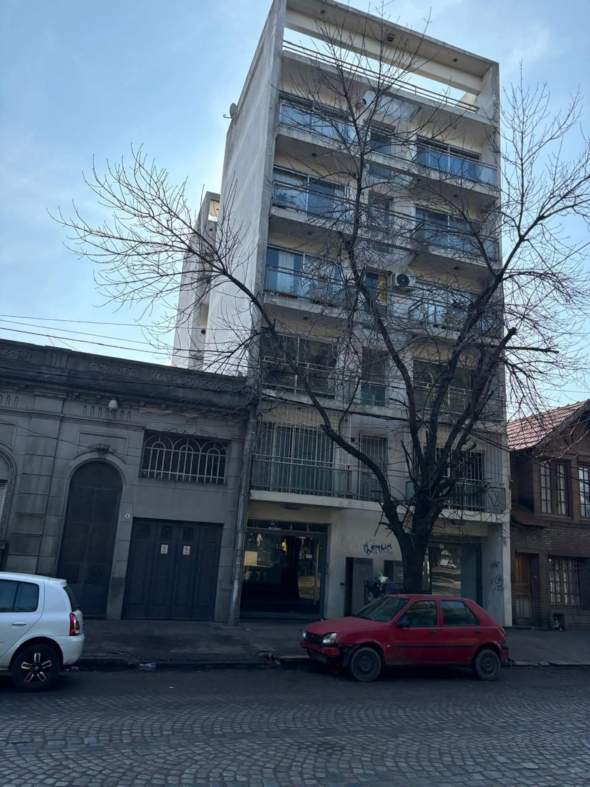Semipiso de 2 dormitorios en alquiler con balcón en Buenos Aires