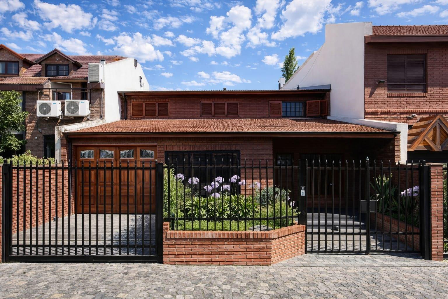 Chalet de 5 ambientes con 4 dormitorios en Villa Martelli