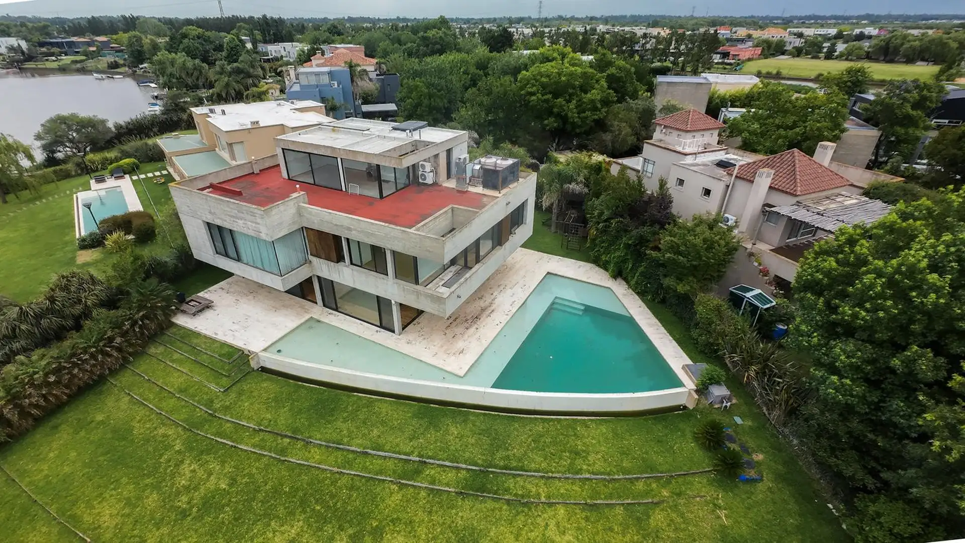 Modern five-bedroom house in Santa Catalina, Villanueva, Tigre