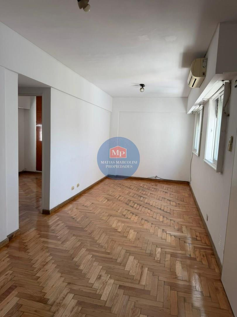 Two-bedroom apartment with assigned parking in Caballito