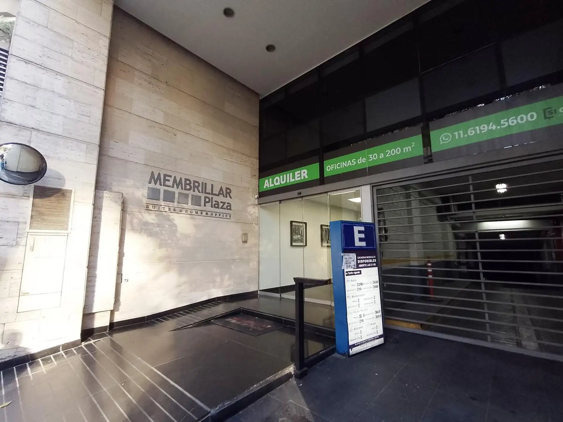 Monoambiente al frente apto profesional en Flores