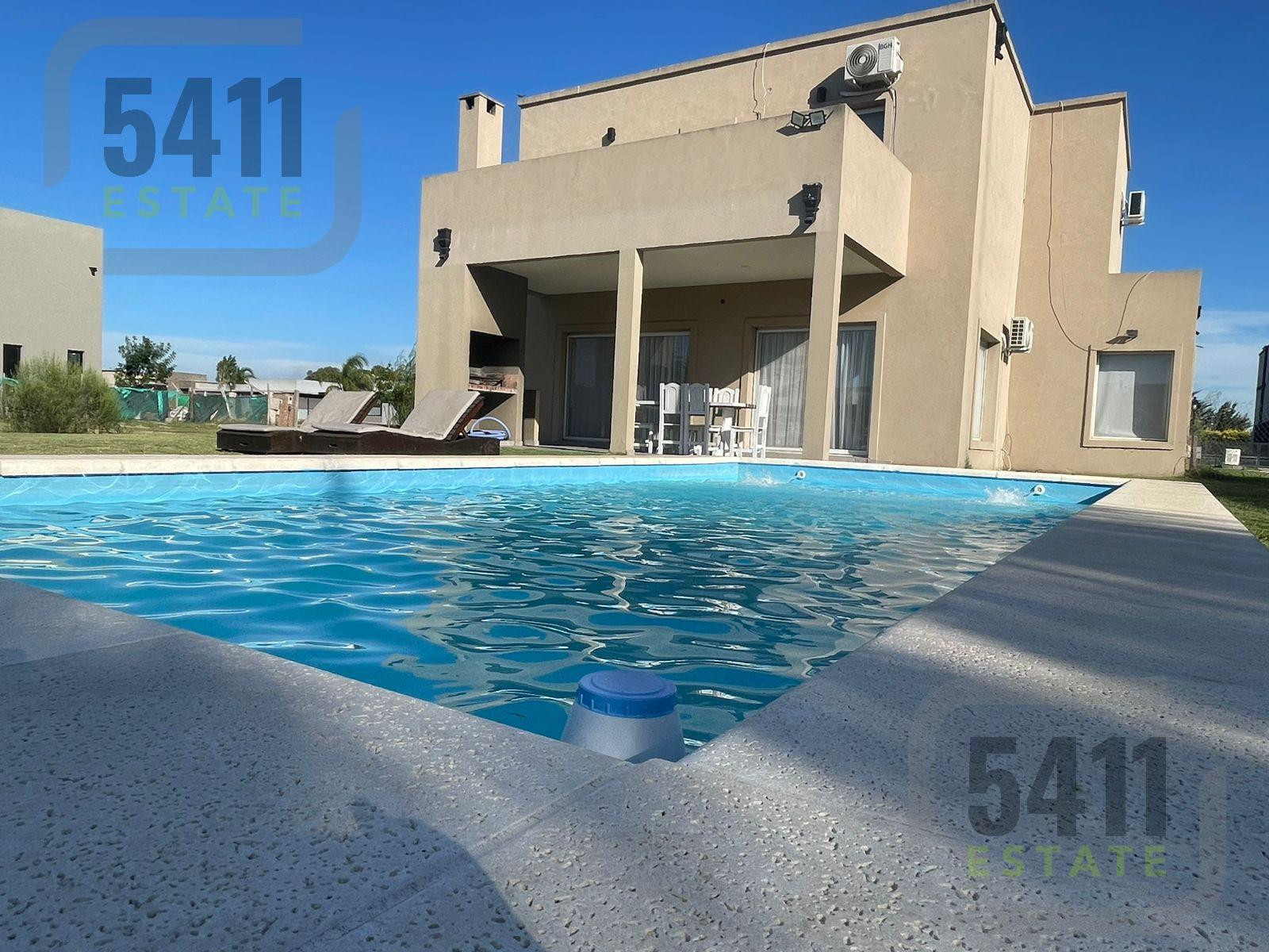 Casa amoblada en alquiler anual con 4 dormitorios en Countries y Barrios Cerrados