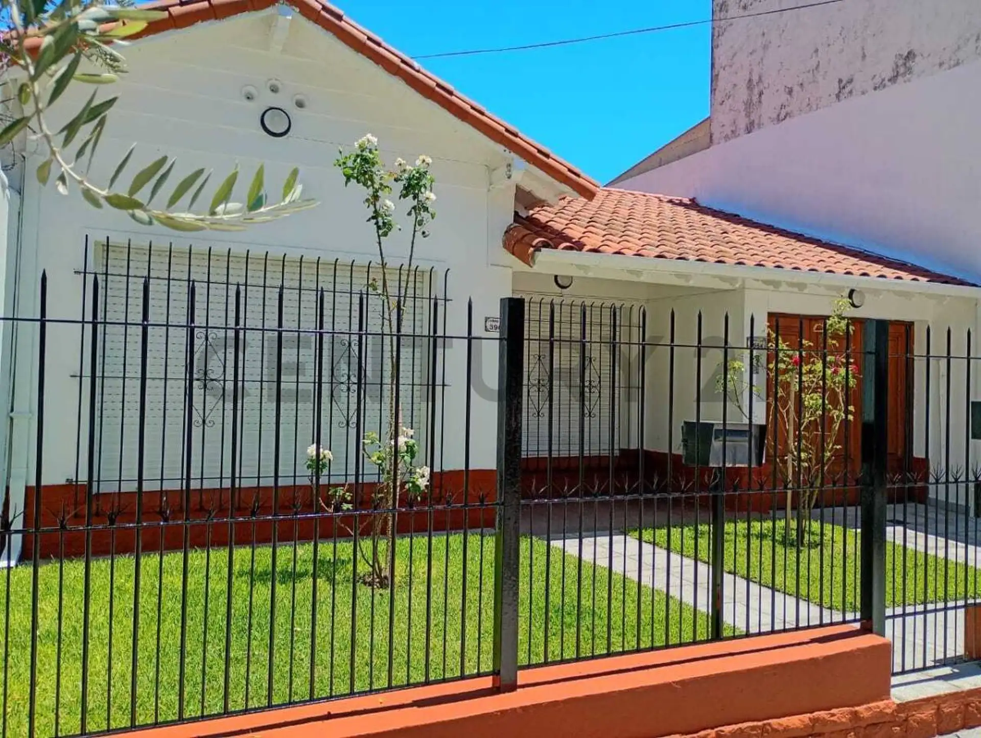 Casa térrea de 2 dormitórios em Olivos