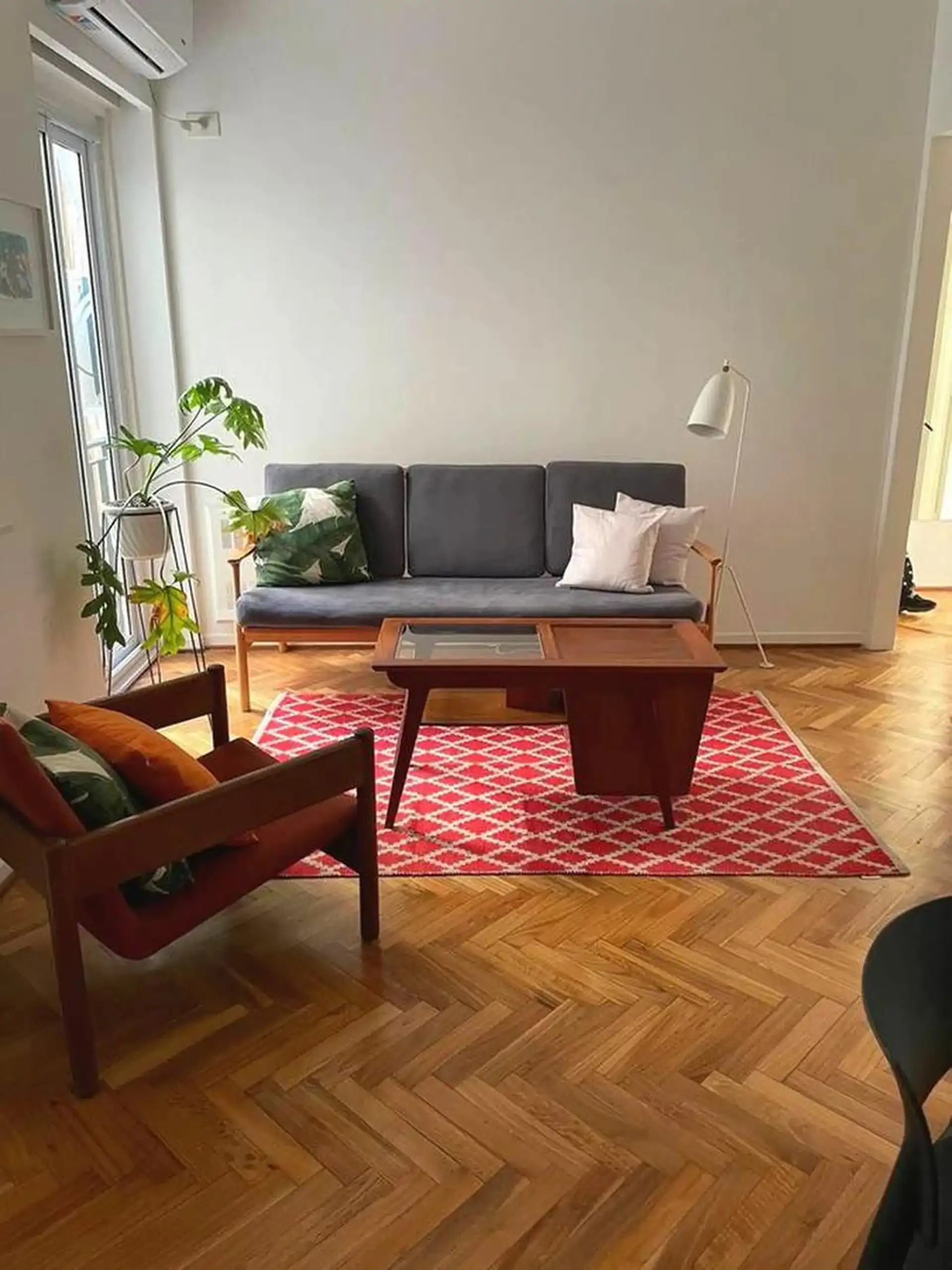 Apartamento de três dormitórios mobiliado em Palermo