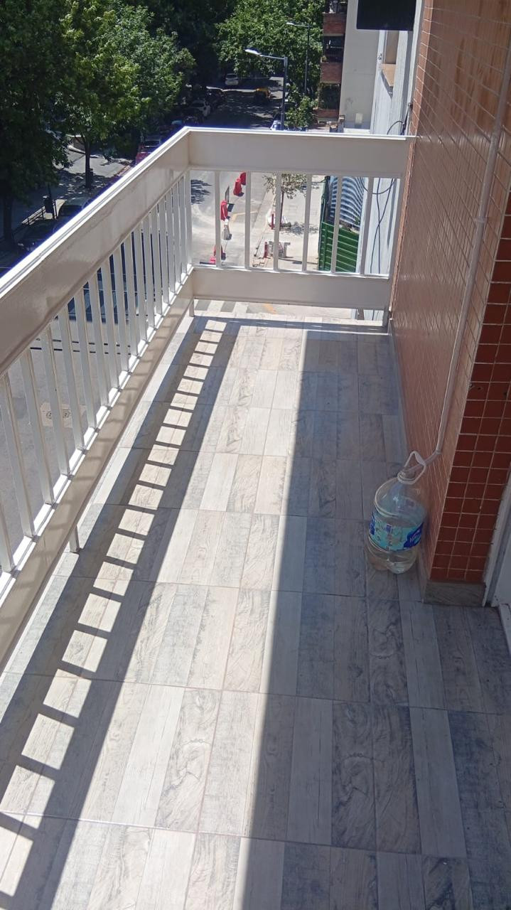 Apartamento de 2 ambientes reciclado com varanda em Palermo