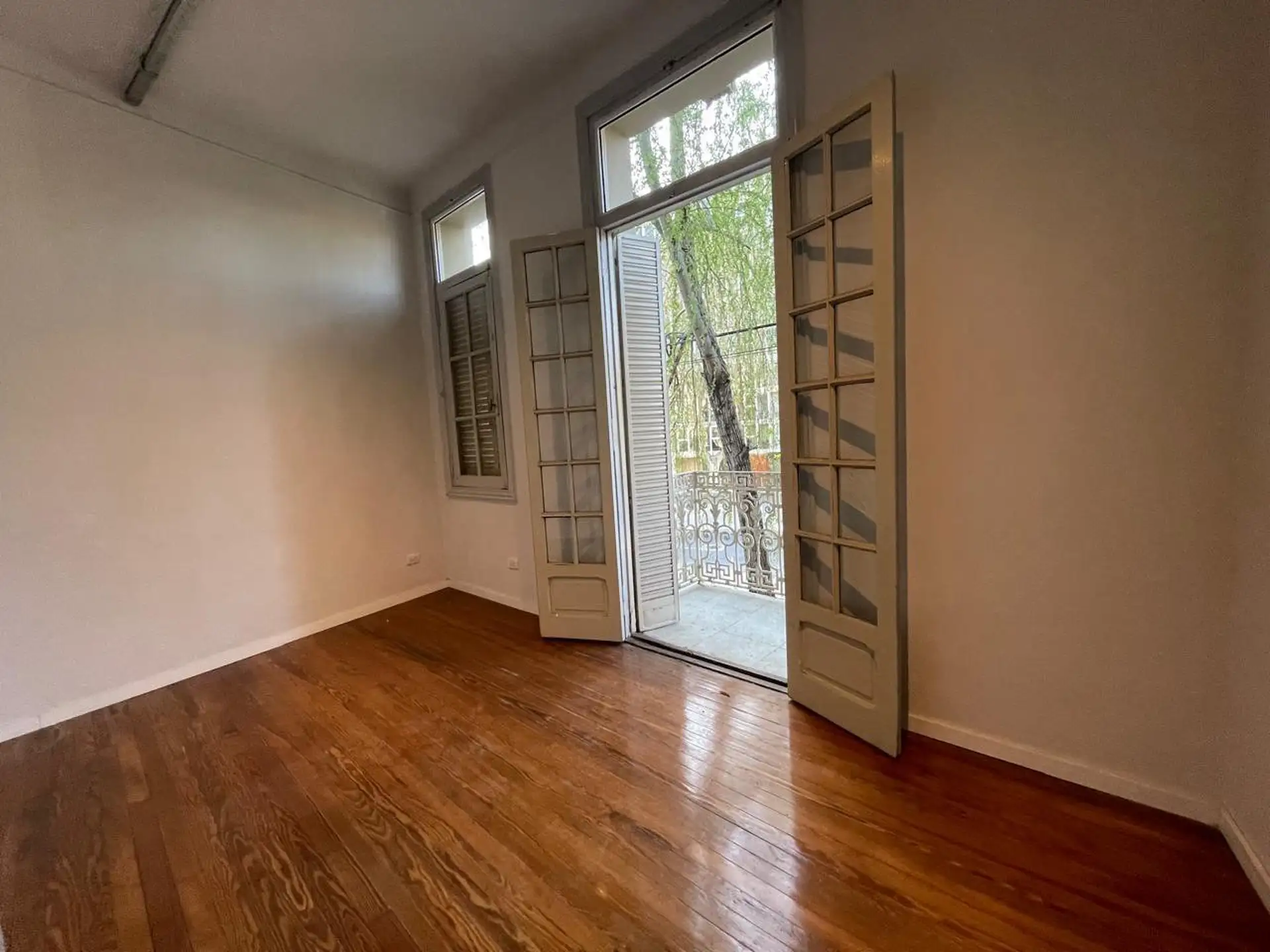 PH com 5 dormitórios em Villa Crespo (uso profissional/comercial)