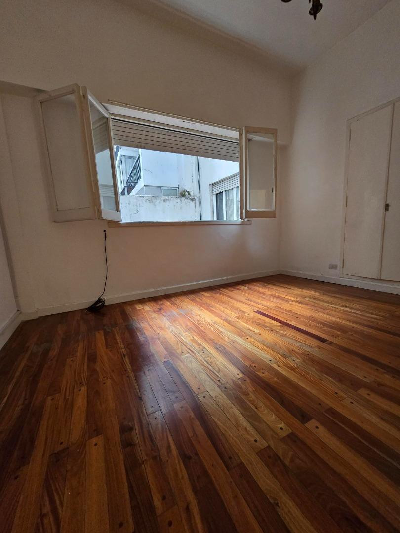 27.5 m² studio, courtyard