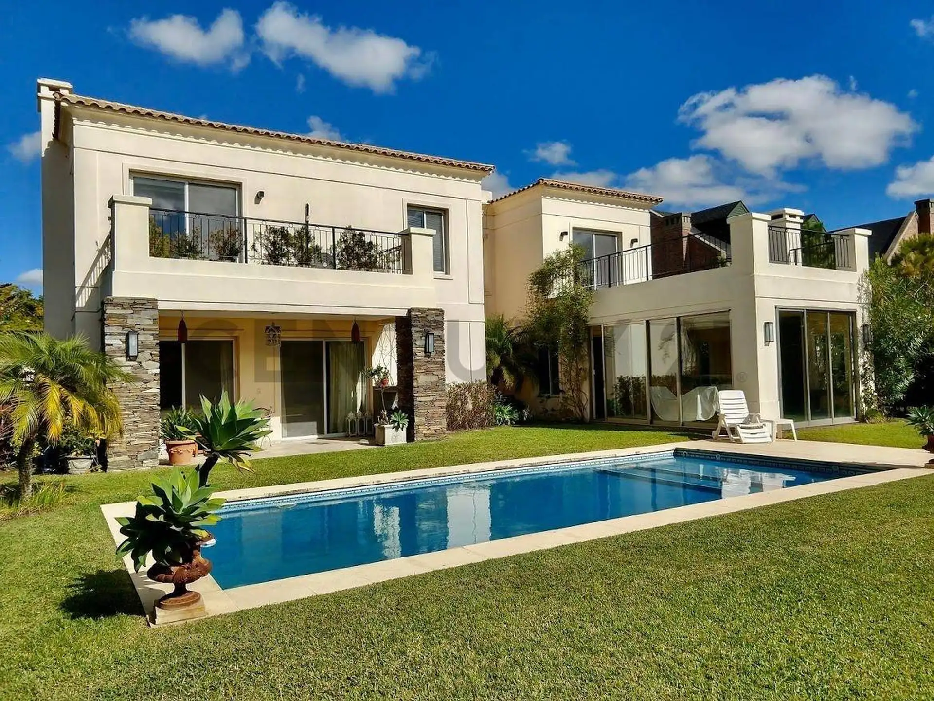Unfurnished five-bedroom house in Nordelta (El Golf), Tigre