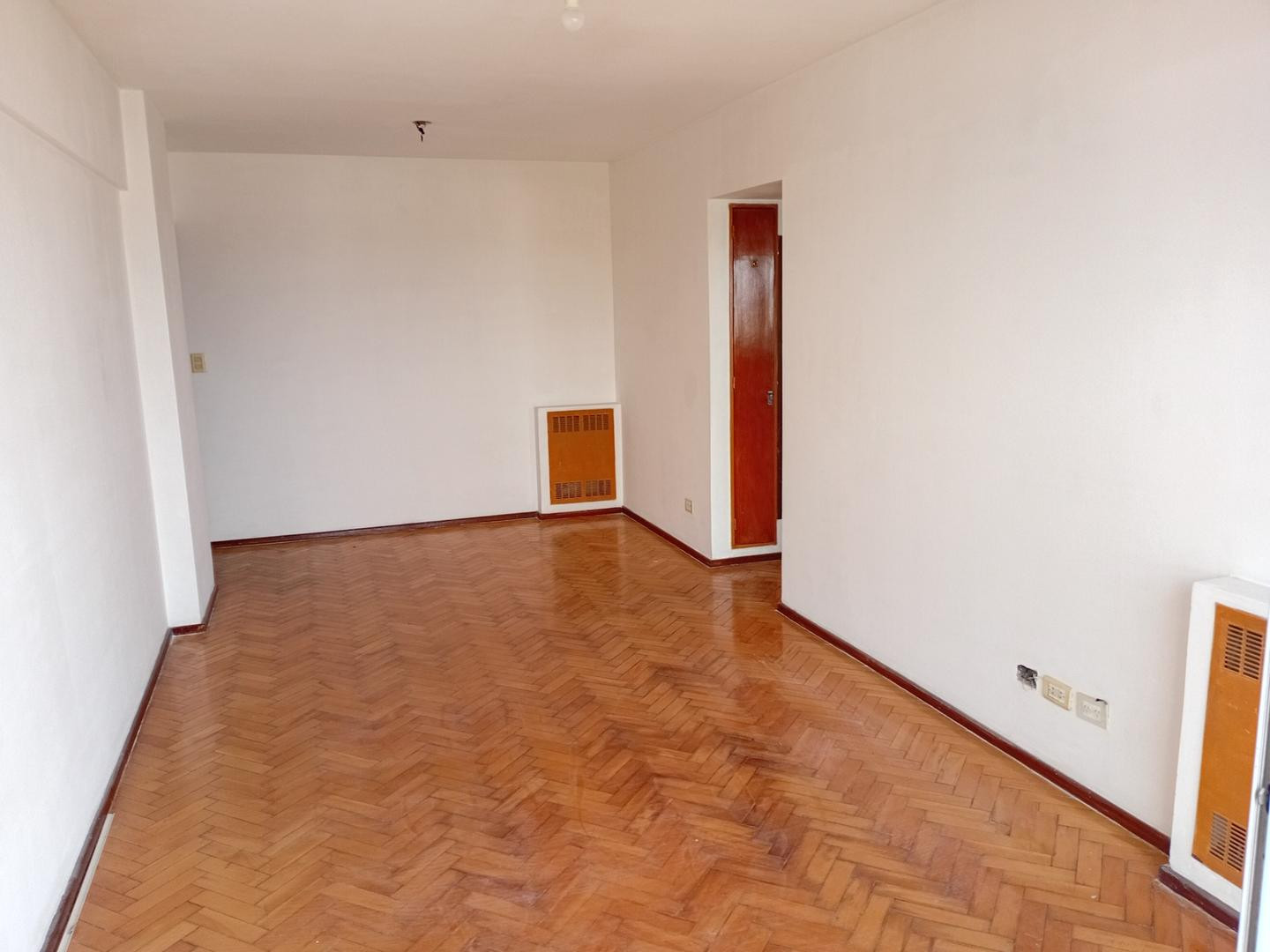Apartamento de 2 ambientes com 1 dormitório em Caseros