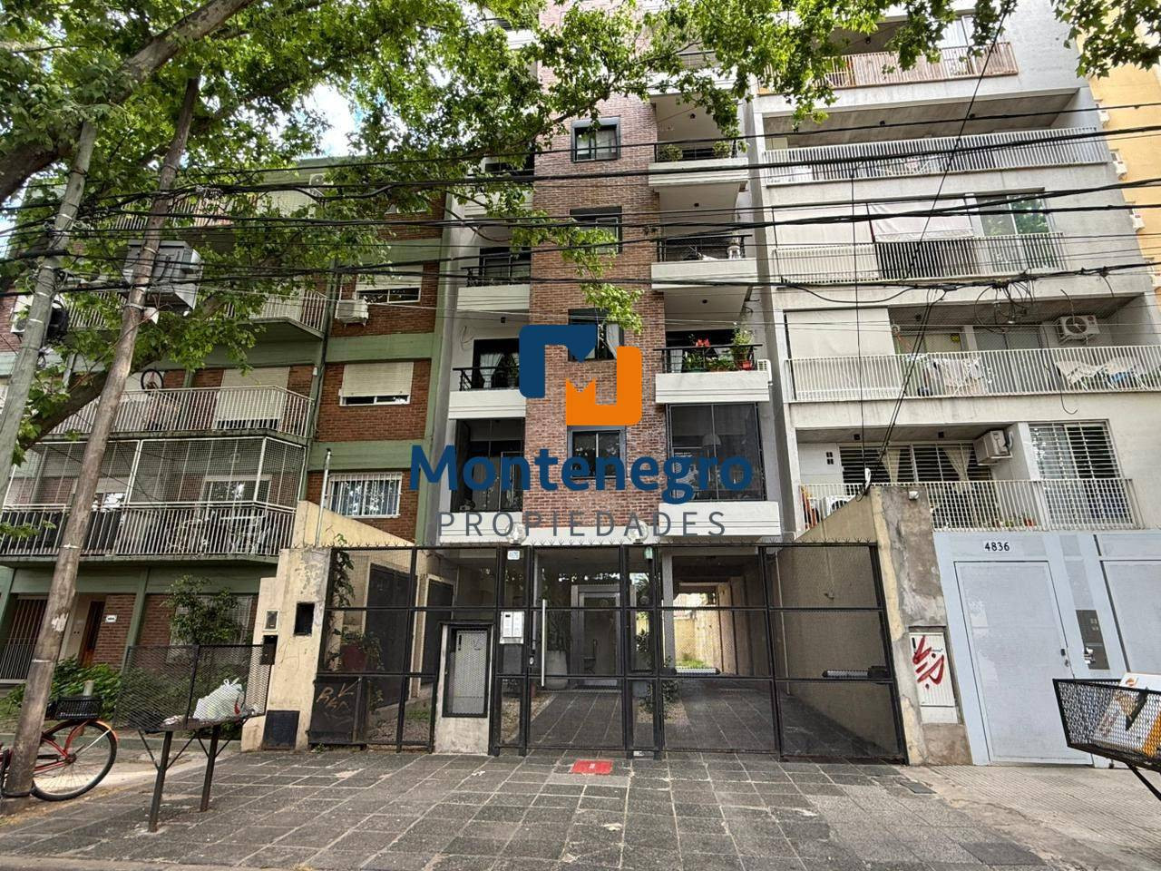Departamento de 3 ambientes con cochera en Villa Ballester