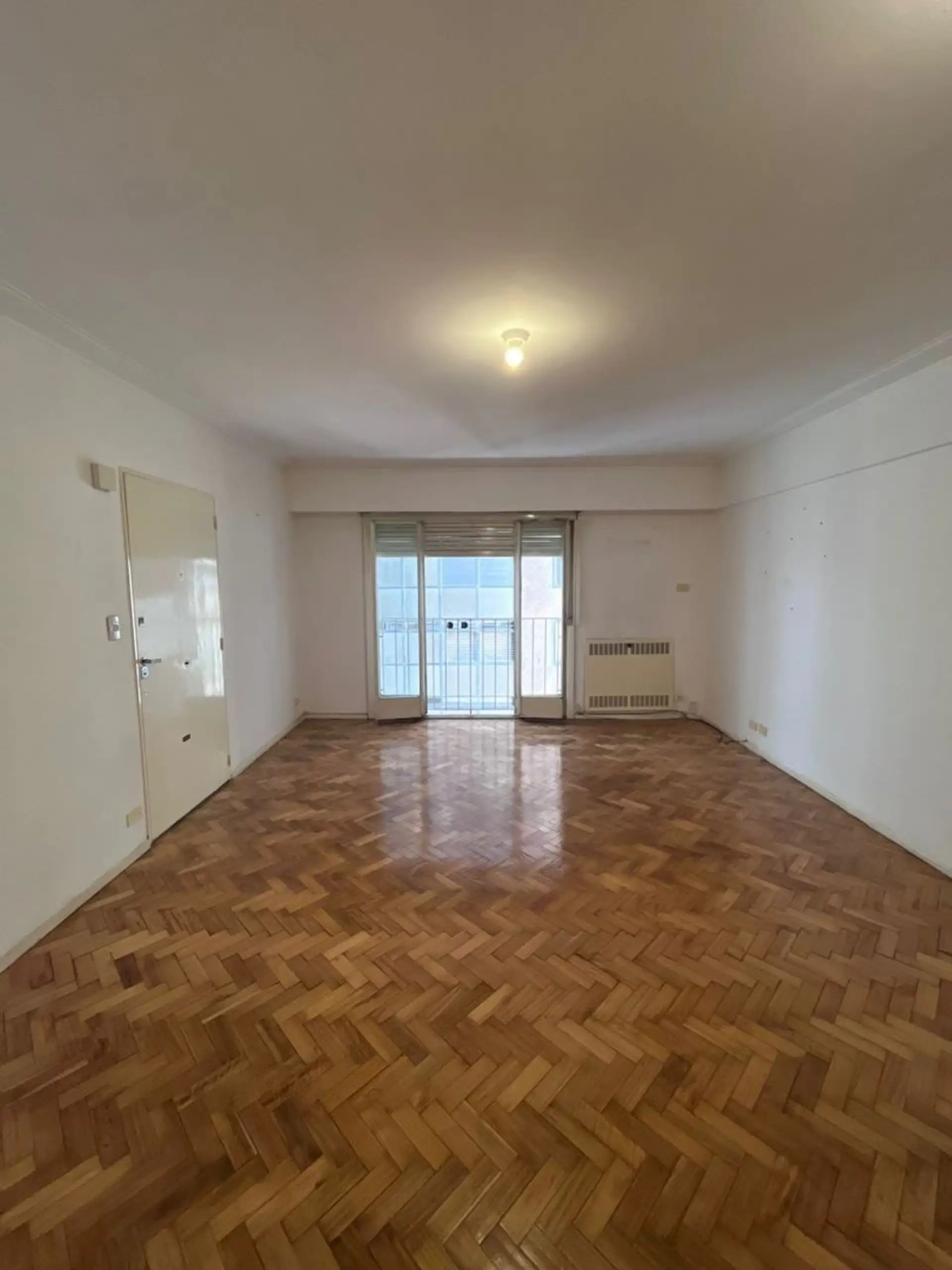 Departamento de 3 ambientes con cochera en Retiro