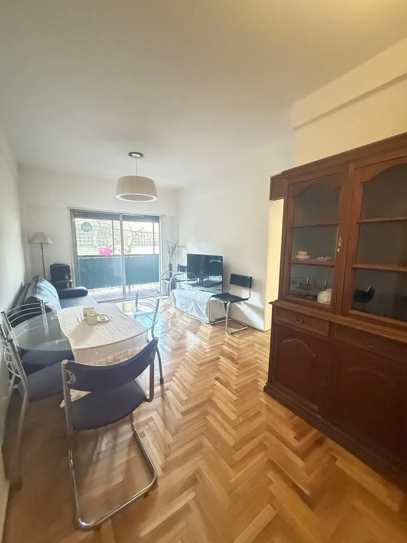 Apartamento de 2 quartos com pátio em Belgrano