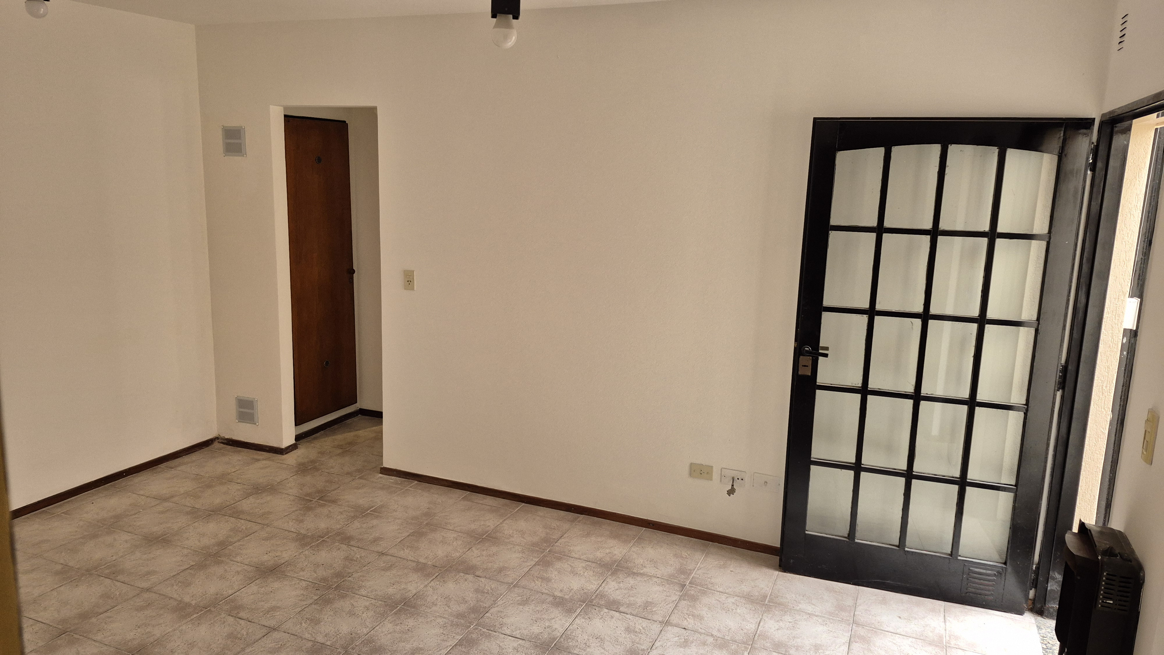 PH de 2 ambientes en planta baja con patio techado en Villa Luro