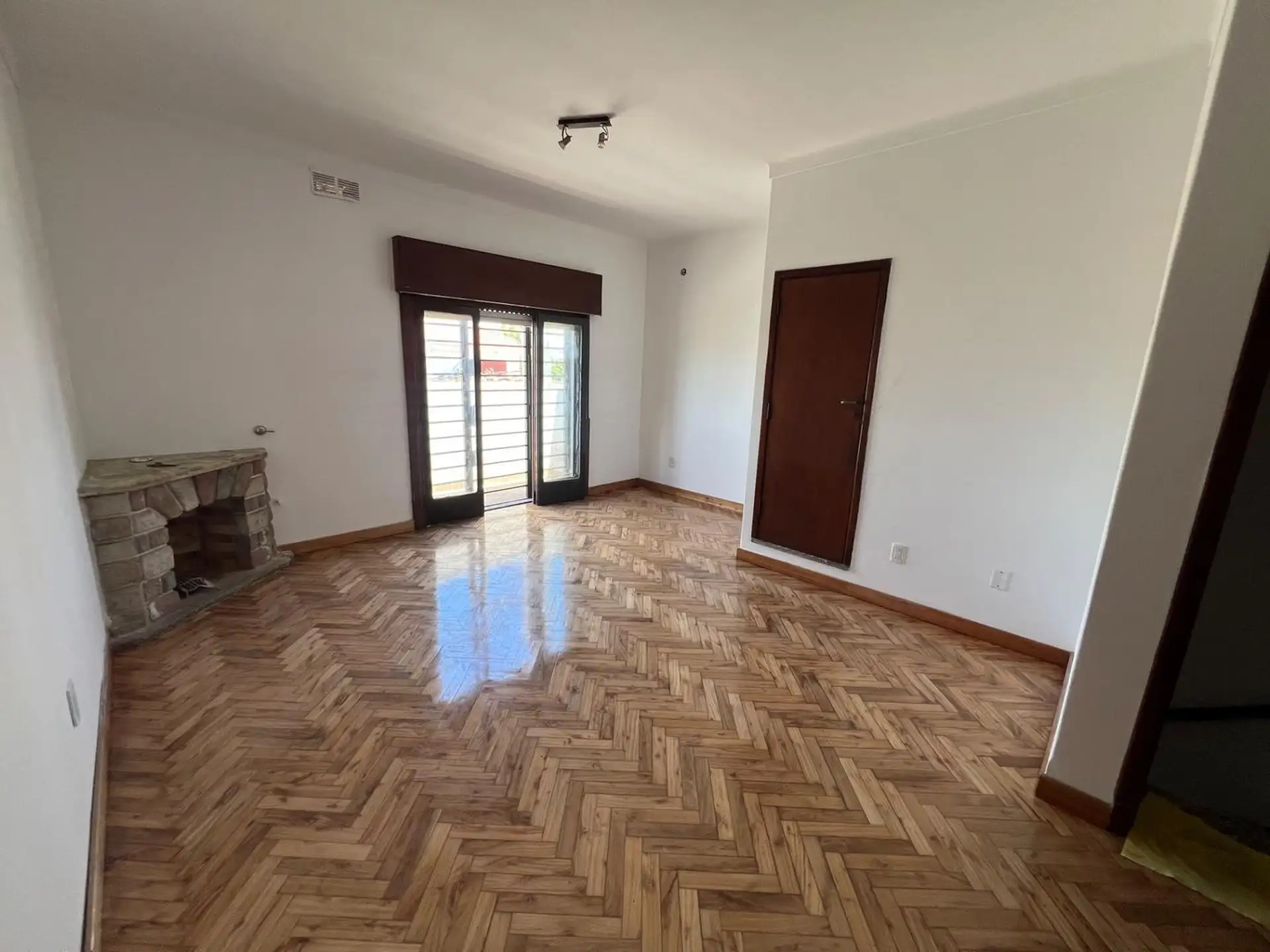 PH de três ambientes com 2 dormitórios e terraço em Quilmes Oeste