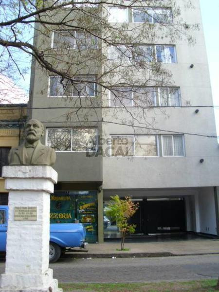 Квартира-студия уличными окнами в Buenos Aires