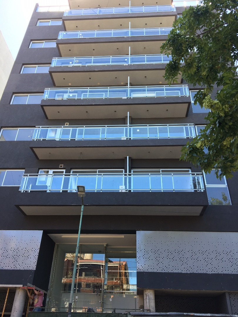 Departamento de 2 ambientes con balcón corrido en Almagro