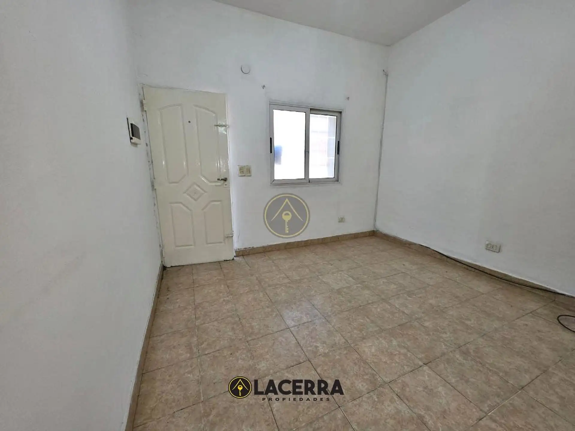 Three-room apartment with patio in General San Martín