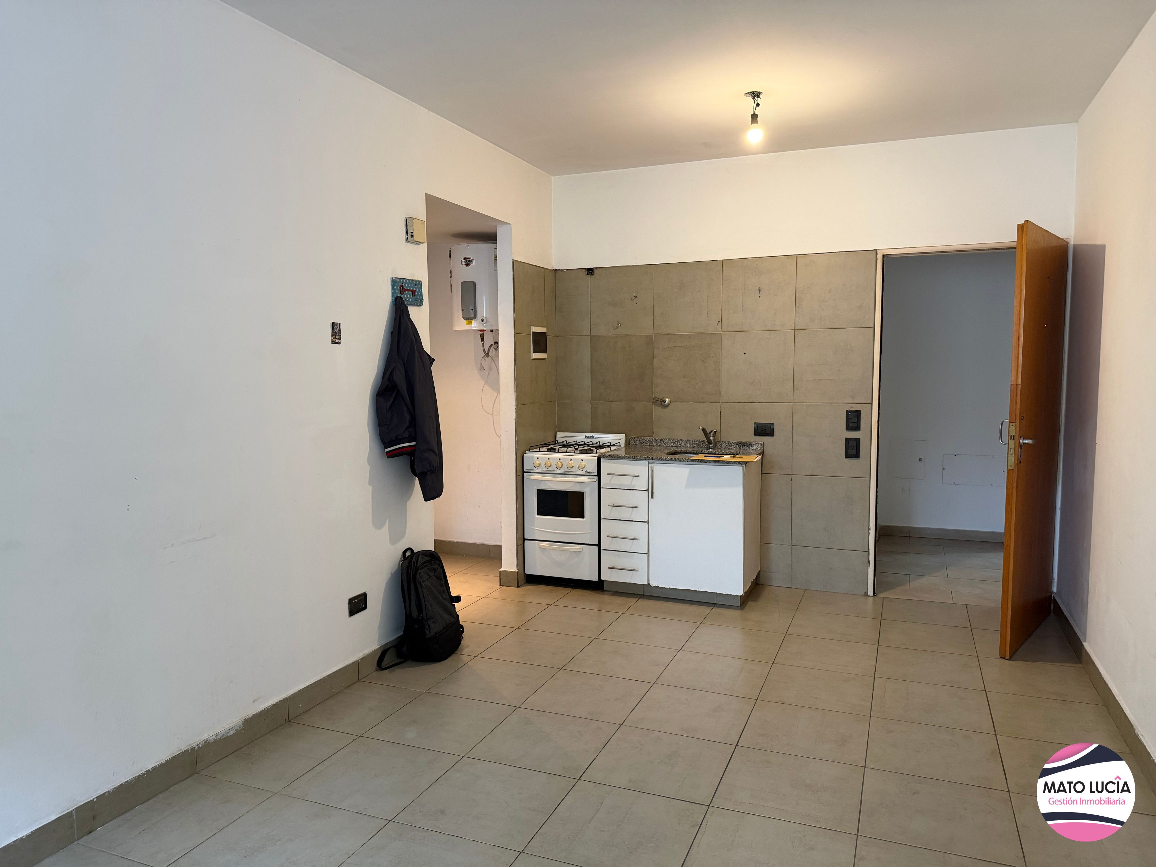 Departamento de 2 ambientes con vista abierta al contrafrente en Flores