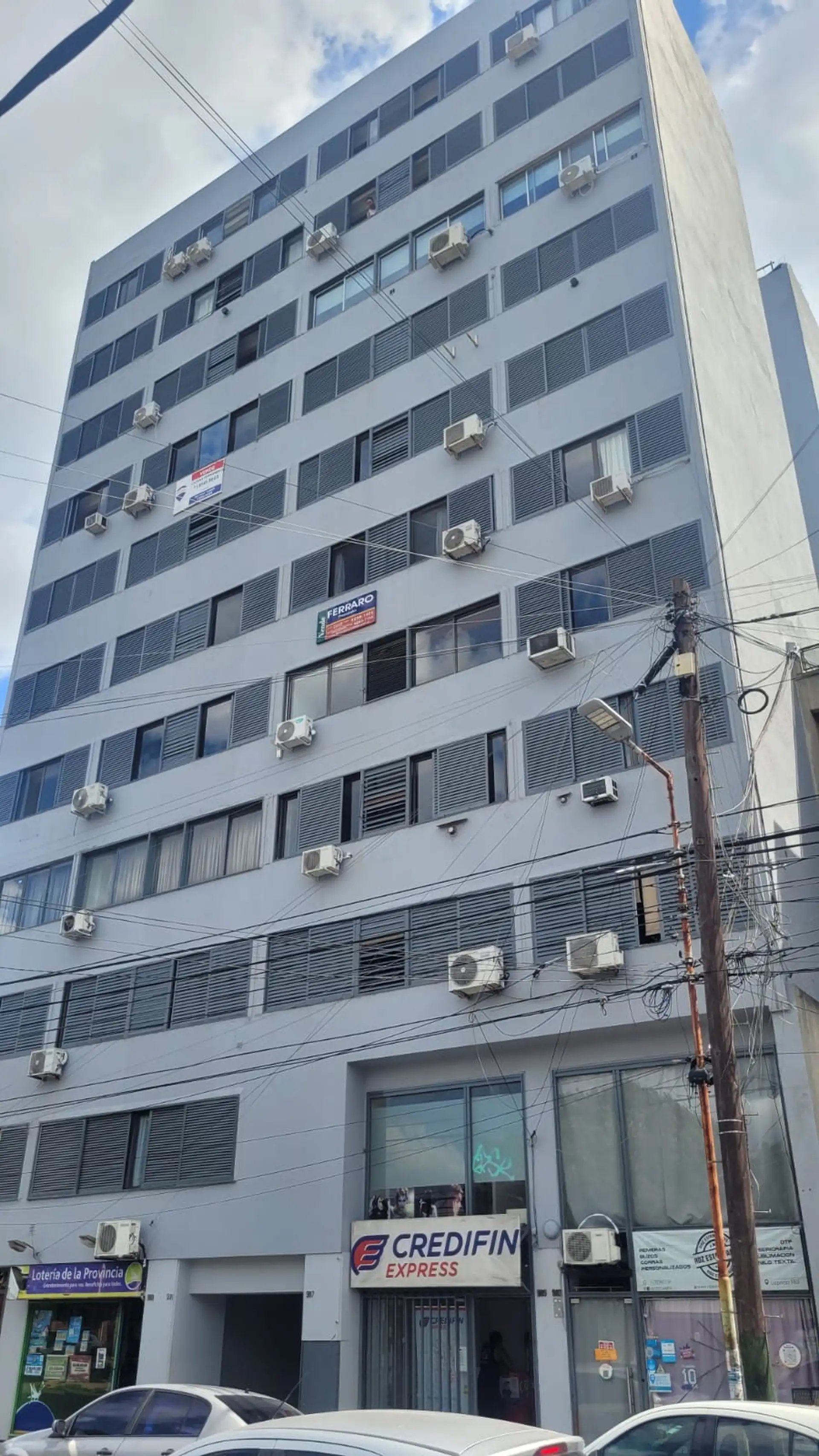 Departamento de 3 ambientes al frente en Lomas de Zamora